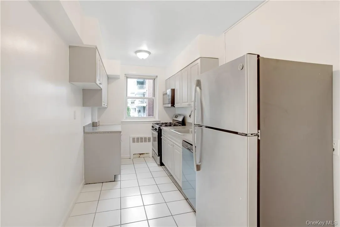 730 Pelham Road, New Rochelle, NY, 1 Bedroom Bedrooms, 3 Rooms Rooms,1 BathroomBathrooms,Residential Lease,For Rent,Pelham,0,1037811 730 Pelham Road, New Rochelle, NY, 1 Bedroom Bedrooms, 3 Rooms Rooms,1 BathroomBathrooms,Residential Lease,For Rent,Pelham,0,1037811