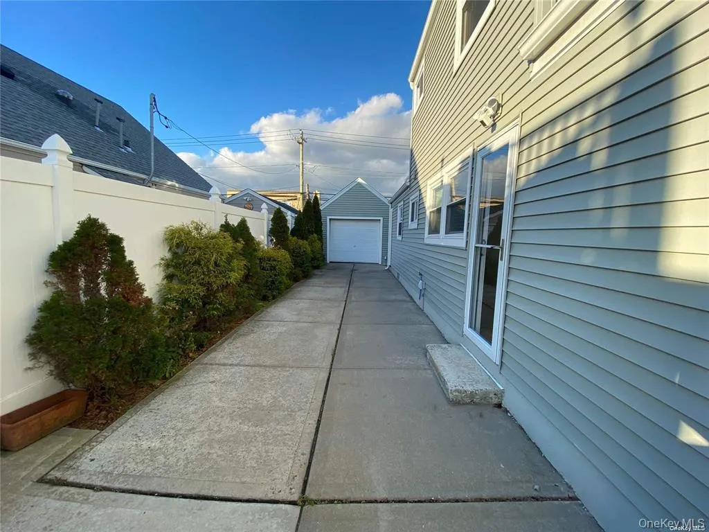 541 Park Avenue, Long Beach, NY, 2 Bedrooms Bedrooms, 6 Rooms Rooms,2 BathroomsBathrooms,Residential Lease,For Rent,Park,0,1037814 541 Park Avenue, Long Beach, NY, 2 Bedrooms Bedrooms, 6 Rooms Rooms,2 BathroomsBathrooms,Residential Lease,For Rent,Park,0,1037814