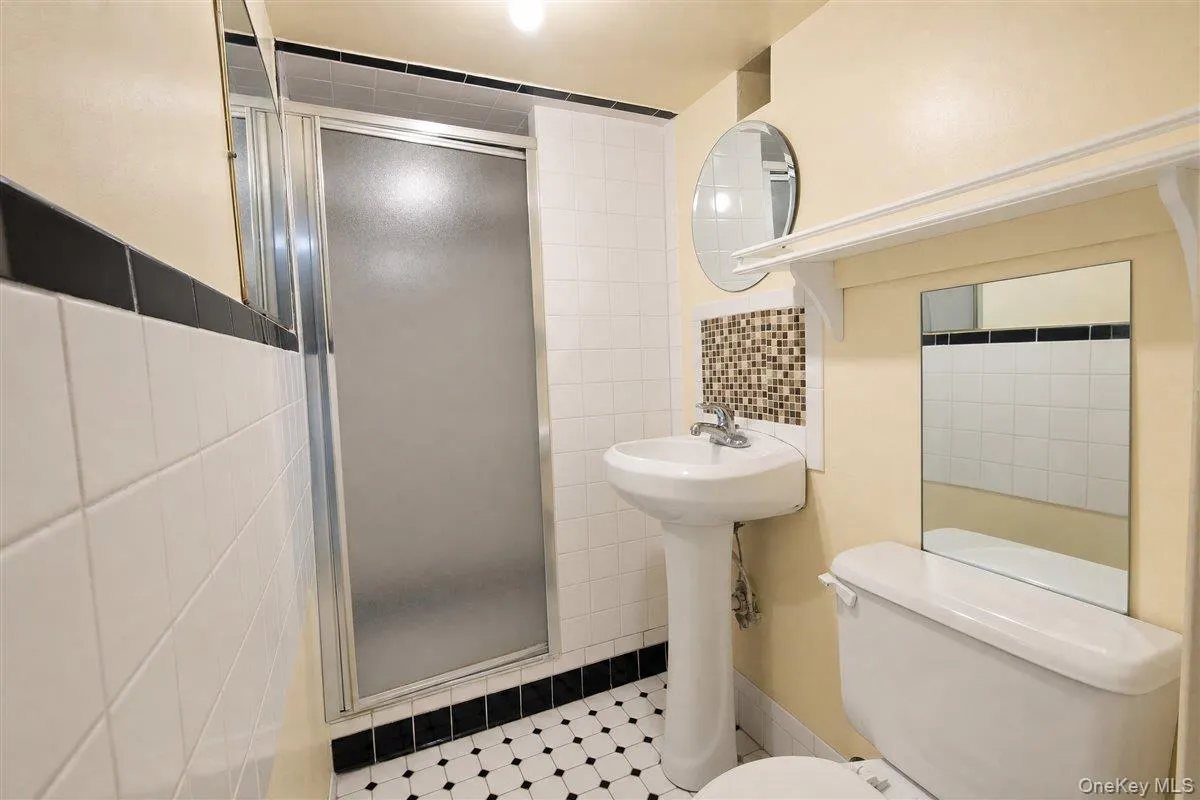 18246 90th Avenue, New York, NY, 3 Bedrooms Bedrooms, 5 Rooms Rooms,3 BathroomsBathrooms,Residential,For Rent,90th,0,1037815 18246 90th Avenue, New York, NY, 3 Bedrooms Bedrooms, 5 Rooms Rooms,3 BathroomsBathrooms,Residential,For Rent,90th,0,1037815