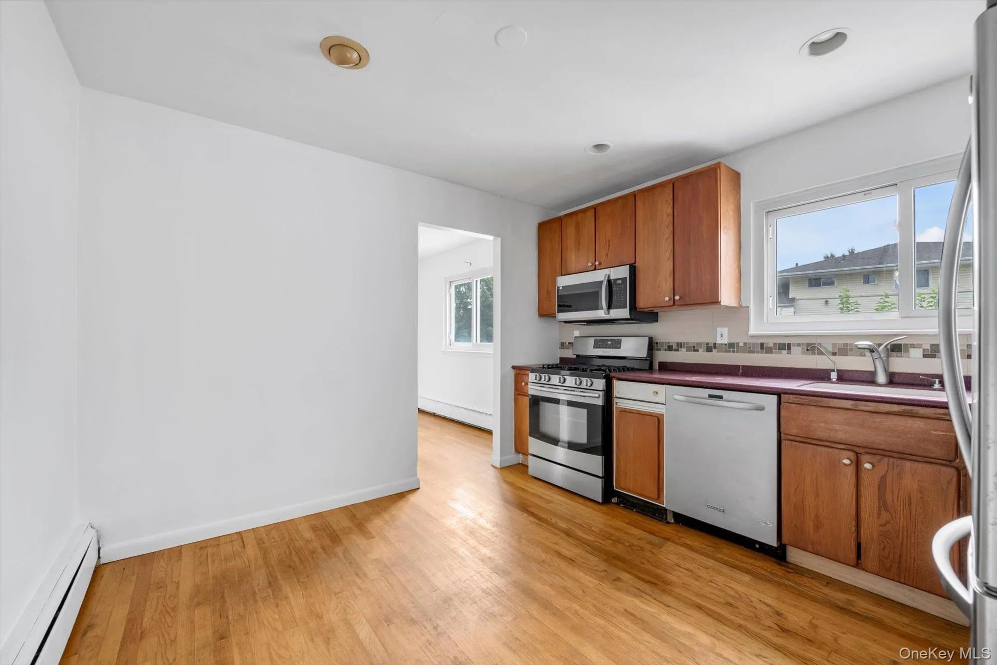 3 Evelyn Lane, Oyster Bay, NY, 3 Bedrooms Bedrooms, 8 Rooms Rooms,2 BathroomsBathrooms,Residential,For Rent,Evelyn,0,1037816 3 Evelyn Lane, Oyster Bay, NY, 3 Bedrooms Bedrooms, 8 Rooms Rooms,2 BathroomsBathrooms,Residential,For Rent,Evelyn,0,1037816