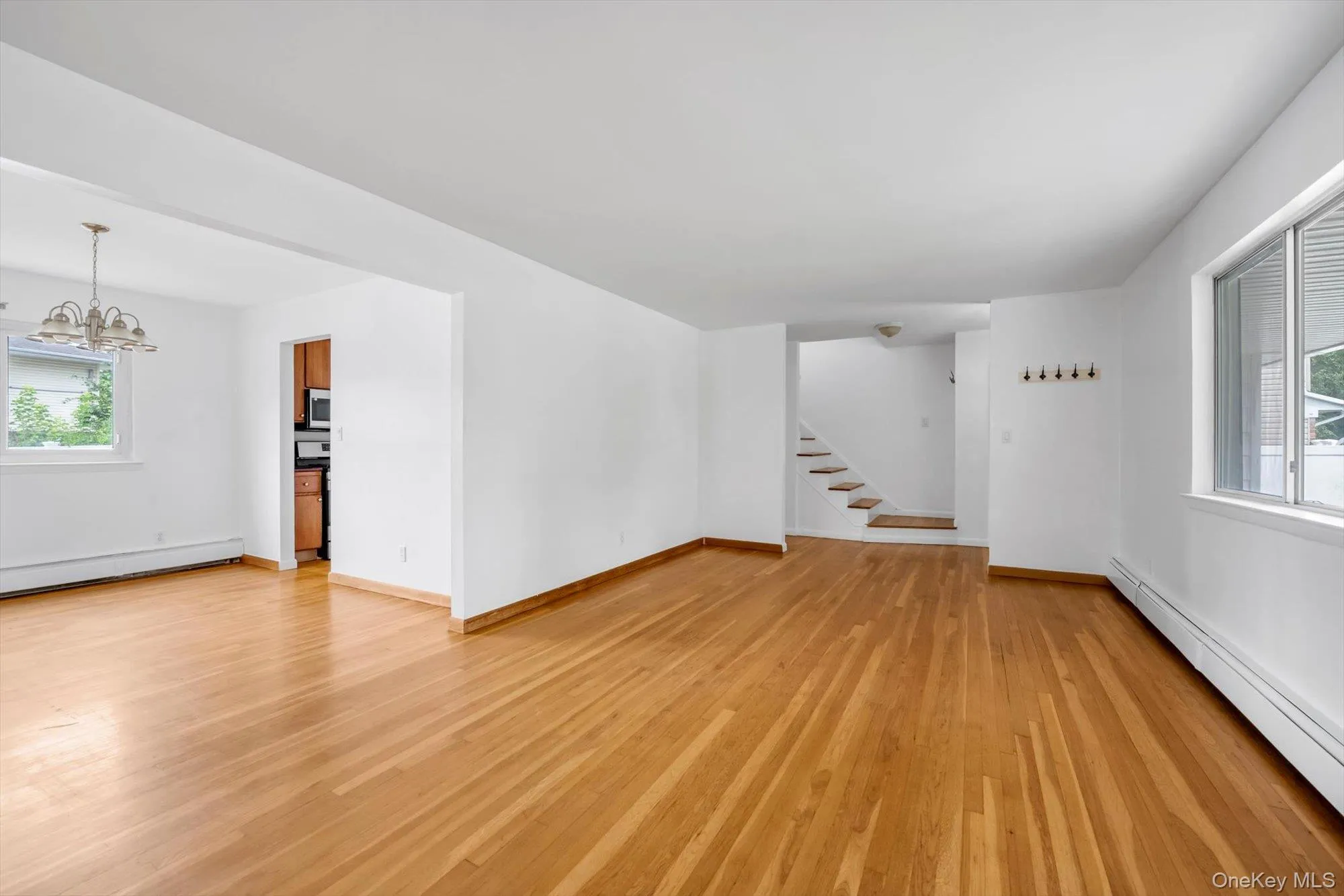 3 Evelyn Lane, Oyster Bay, NY, 3 Bedrooms Bedrooms, 8 Rooms Rooms,2 BathroomsBathrooms,Residential,For Rent,Evelyn,0,1037816 3 Evelyn Lane, Oyster Bay, NY, 3 Bedrooms Bedrooms, 8 Rooms Rooms,2 BathroomsBathrooms,Residential,For Rent,Evelyn,0,1037816