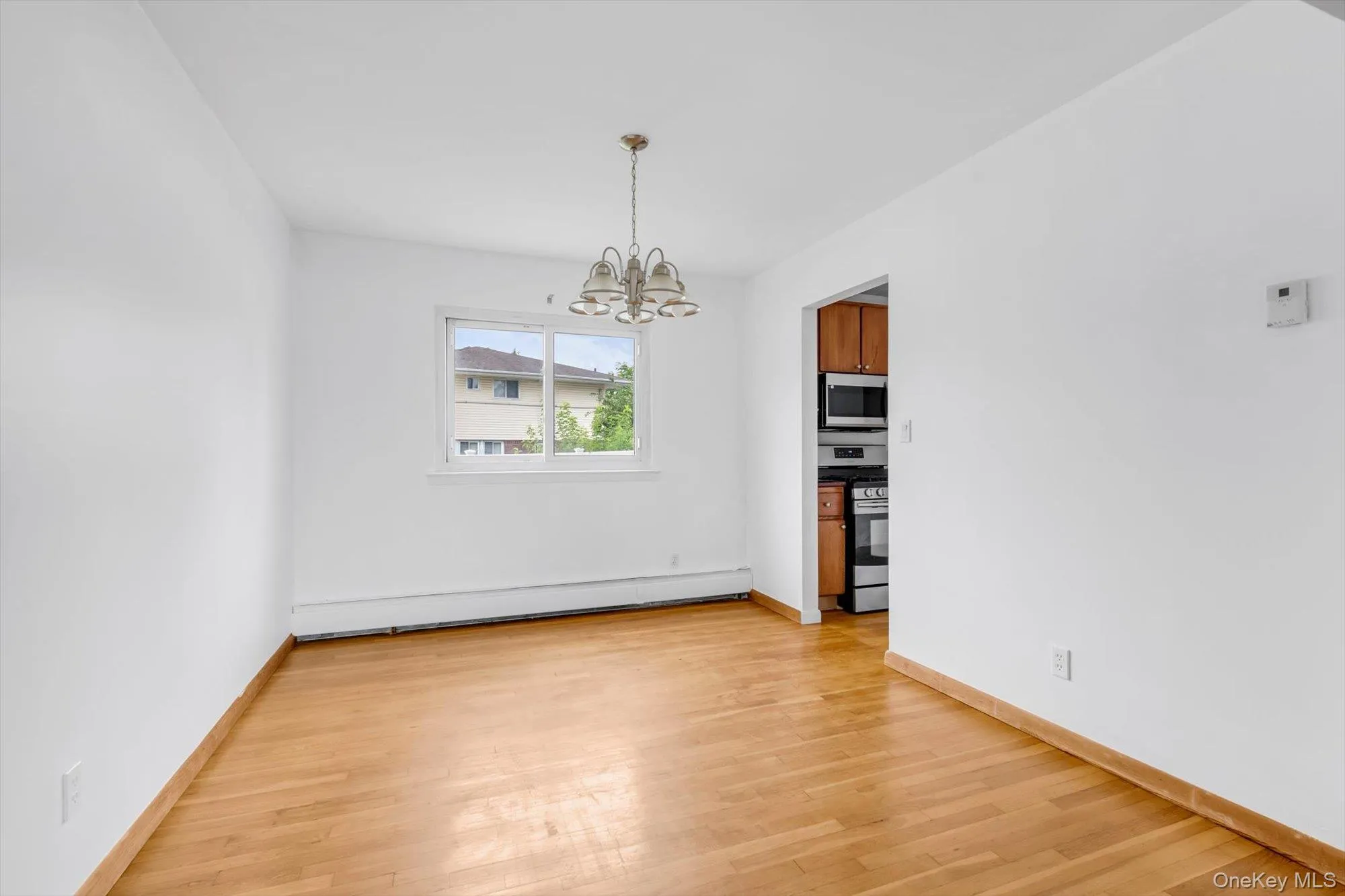 3 Evelyn Lane, Oyster Bay, NY, 3 Bedrooms Bedrooms, 8 Rooms Rooms,2 BathroomsBathrooms,Residential,For Rent,Evelyn,0,1037816 3 Evelyn Lane, Oyster Bay, NY, 3 Bedrooms Bedrooms, 8 Rooms Rooms,2 BathroomsBathrooms,Residential,For Rent,Evelyn,0,1037816