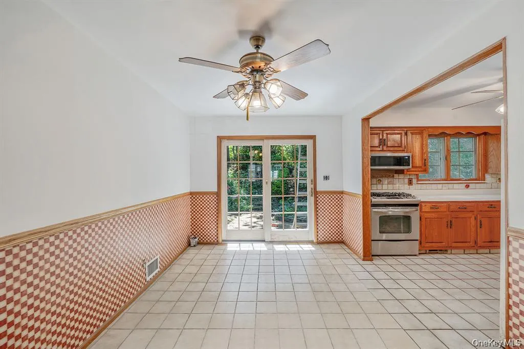 34 Gristmill Lane, Huntington, NY, 3 Bedrooms Bedrooms, 10 Rooms Rooms,2 BathroomsBathrooms,Residential,For Rent,Gristmill,0,1037824 34 Gristmill Lane, Huntington, NY, 3 Bedrooms Bedrooms, 10 Rooms Rooms,2 BathroomsBathrooms,Residential,For Rent,Gristmill,0,1037824