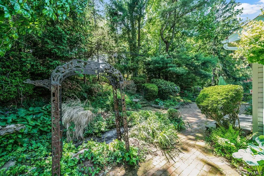 34 Gristmill Lane, Huntington, NY, 3 Bedrooms Bedrooms, 10 Rooms Rooms,2 BathroomsBathrooms,Residential,For Rent,Gristmill,0,1037824 34 Gristmill Lane, Huntington, NY, 3 Bedrooms Bedrooms, 10 Rooms Rooms,2 BathroomsBathrooms,Residential,For Rent,Gristmill,0,1037824