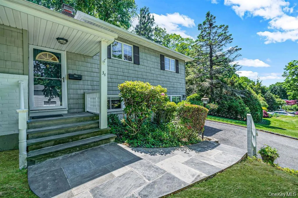34 Gristmill Lane, Huntington, NY, 3 Bedrooms Bedrooms, 10 Rooms Rooms,2 BathroomsBathrooms,Residential,For Rent,Gristmill,0,1037824 34 Gristmill Lane, Huntington, NY, 3 Bedrooms Bedrooms, 10 Rooms Rooms,2 BathroomsBathrooms,Residential,For Rent,Gristmill,0,1037824