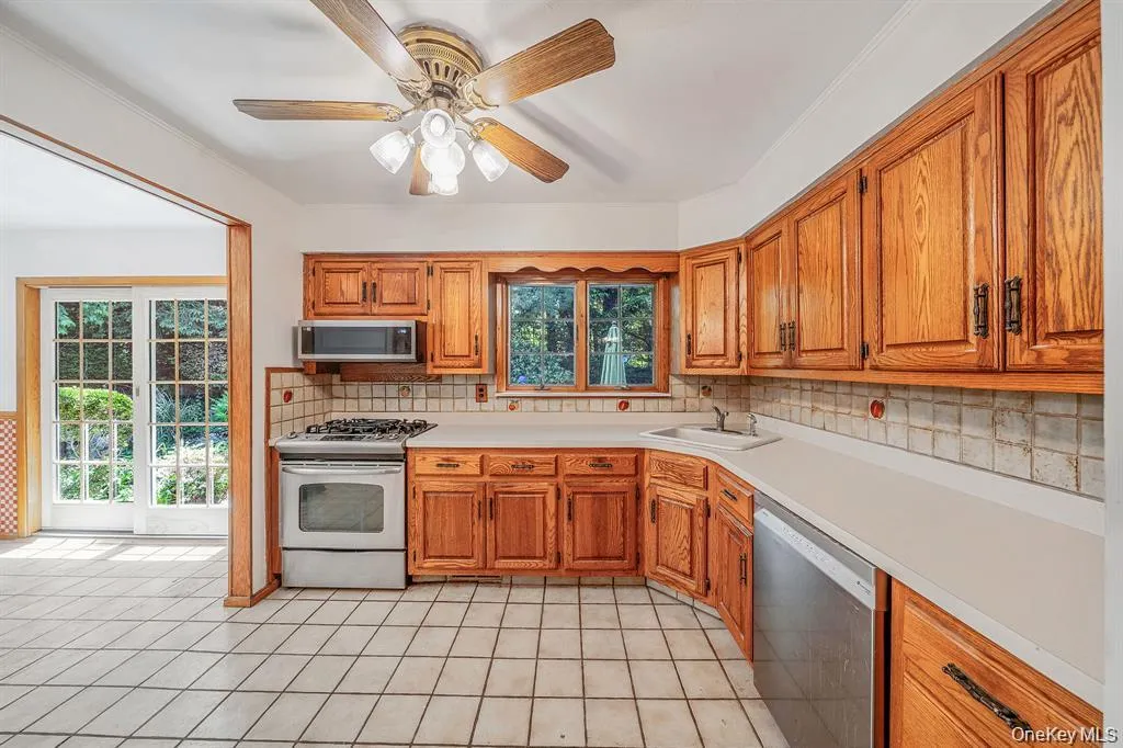 34 Gristmill Lane, Huntington, NY, 3 Bedrooms Bedrooms, 10 Rooms Rooms,2 BathroomsBathrooms,Residential,For Rent,Gristmill,0,1037824 34 Gristmill Lane, Huntington, NY, 3 Bedrooms Bedrooms, 10 Rooms Rooms,2 BathroomsBathrooms,Residential,For Rent,Gristmill,0,1037824