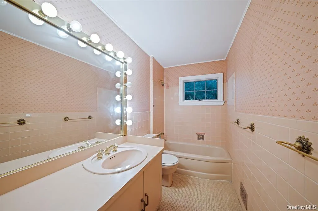 34 Gristmill Lane, Huntington, NY, 3 Bedrooms Bedrooms, 10 Rooms Rooms,2 BathroomsBathrooms,Residential,For Rent,Gristmill,0,1037824 34 Gristmill Lane, Huntington, NY, 3 Bedrooms Bedrooms, 10 Rooms Rooms,2 BathroomsBathrooms,Residential,For Rent,Gristmill,0,1037824