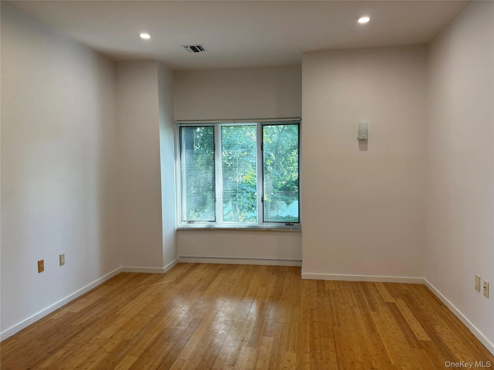 130 S. Middle Neck Road, North Hempstead, NY, 2 Bedrooms Bedrooms, 5 Rooms Rooms,2 BathroomsBathrooms,Residential Lease,For Rent,S. Middle Neck,0,1037825 130 S. Middle Neck Road, North Hempstead, NY, 2 Bedrooms Bedrooms, 5 Rooms Rooms,2 BathroomsBathrooms,Residential Lease,For Rent,S. Middle Neck,0,1037825
