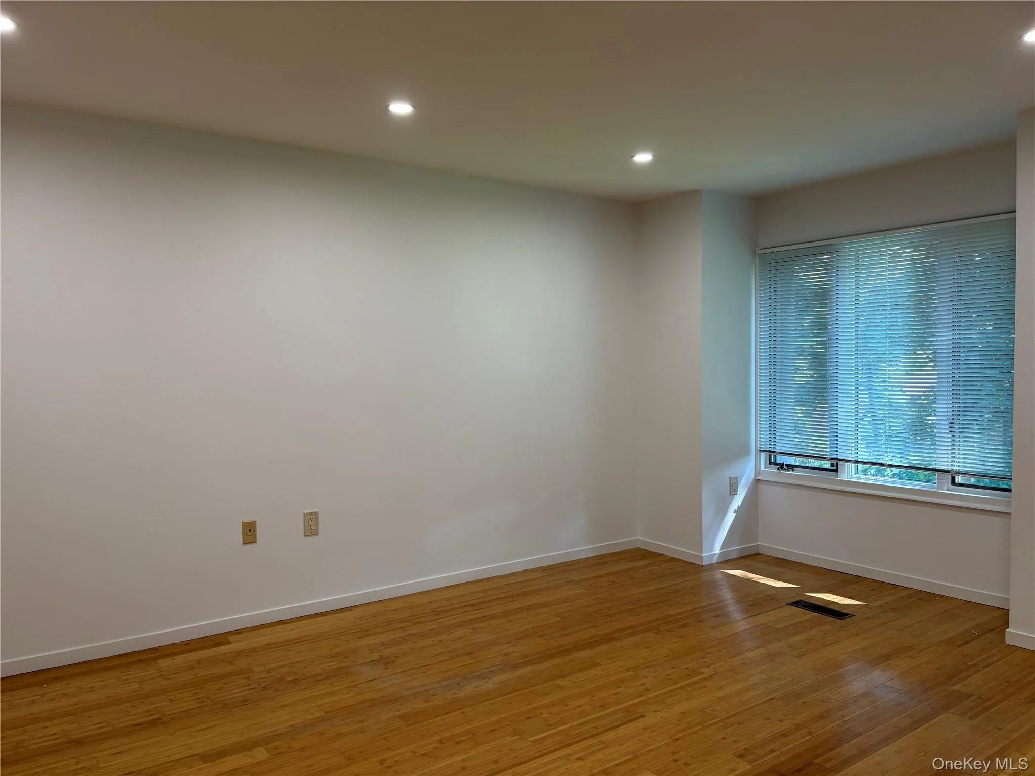 130 S. Middle Neck Road, North Hempstead, NY, 2 Bedrooms Bedrooms, 5 Rooms Rooms,2 BathroomsBathrooms,Residential Lease,For Rent,S. Middle Neck,0,1037825 130 S. Middle Neck Road, North Hempstead, NY, 2 Bedrooms Bedrooms, 5 Rooms Rooms,2 BathroomsBathrooms,Residential Lease,For Rent,S. Middle Neck,0,1037825