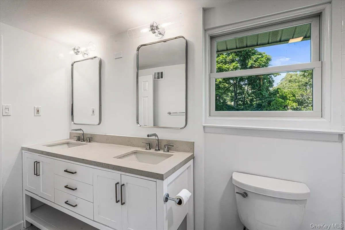 3 Fishermans Drive, North Hempstead, NY, 3 Bedrooms Bedrooms, 7 Rooms Rooms,1 BathroomBathrooms,Residential,For Rent,Fishermans,0,1037828 3 Fishermans Drive, North Hempstead, NY, 3 Bedrooms Bedrooms, 7 Rooms Rooms,1 BathroomBathrooms,Residential,For Rent,Fishermans,0,1037828