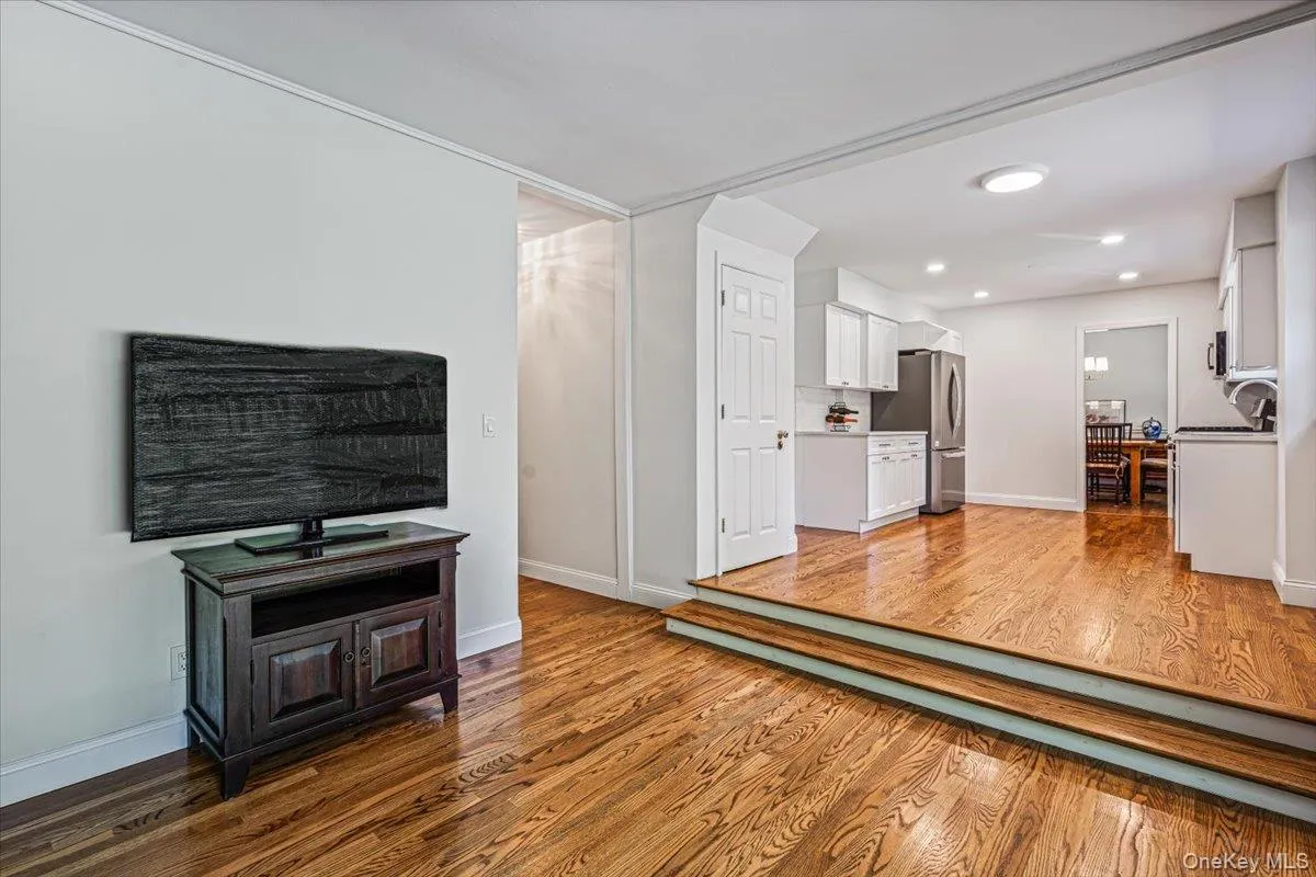 3 Fishermans Drive, North Hempstead, NY, 3 Bedrooms Bedrooms, 7 Rooms Rooms,1 BathroomBathrooms,Residential,For Rent,Fishermans,0,1037828 3 Fishermans Drive, North Hempstead, NY, 3 Bedrooms Bedrooms, 7 Rooms Rooms,1 BathroomBathrooms,Residential,For Rent,Fishermans,0,1037828