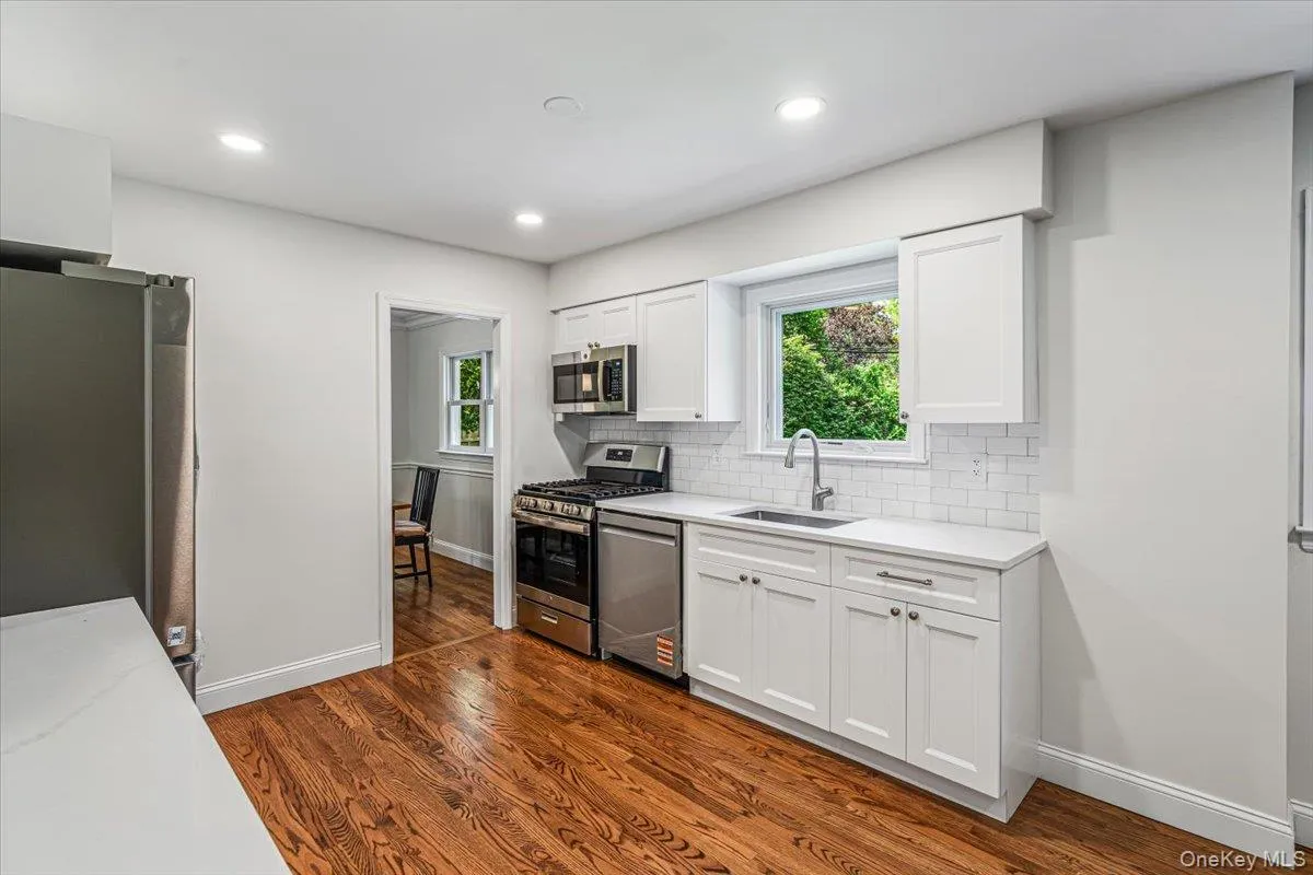 3 Fishermans Drive, North Hempstead, NY, 3 Bedrooms Bedrooms, 7 Rooms Rooms,1 BathroomBathrooms,Residential,For Rent,Fishermans,0,1037828 3 Fishermans Drive, North Hempstead, NY, 3 Bedrooms Bedrooms, 7 Rooms Rooms,1 BathroomBathrooms,Residential,For Rent,Fishermans,0,1037828