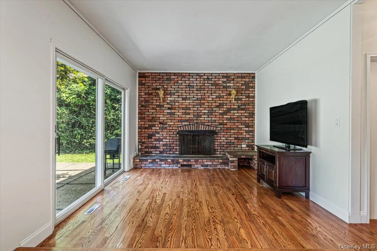 3 Fishermans Drive, North Hempstead, NY, 3 Bedrooms Bedrooms, 7 Rooms Rooms,1 BathroomBathrooms,Residential,For Rent,Fishermans,0,1037828 3 Fishermans Drive, North Hempstead, NY, 3 Bedrooms Bedrooms, 7 Rooms Rooms,1 BathroomBathrooms,Residential,For Rent,Fishermans,0,1037828