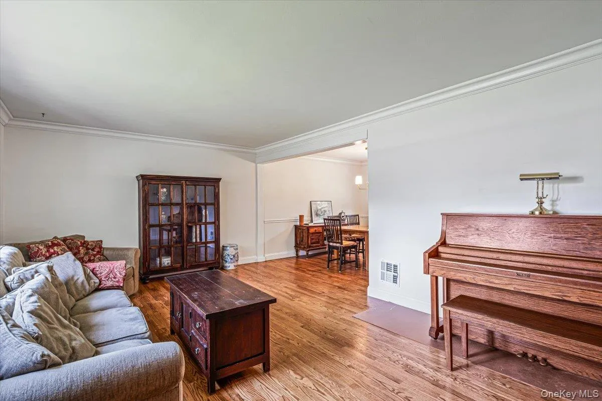 3 Fishermans Drive, North Hempstead, NY, 3 Bedrooms Bedrooms, 7 Rooms Rooms,1 BathroomBathrooms,Residential,For Rent,Fishermans,0,1037828 3 Fishermans Drive, North Hempstead, NY, 3 Bedrooms Bedrooms, 7 Rooms Rooms,1 BathroomBathrooms,Residential,For Rent,Fishermans,0,1037828