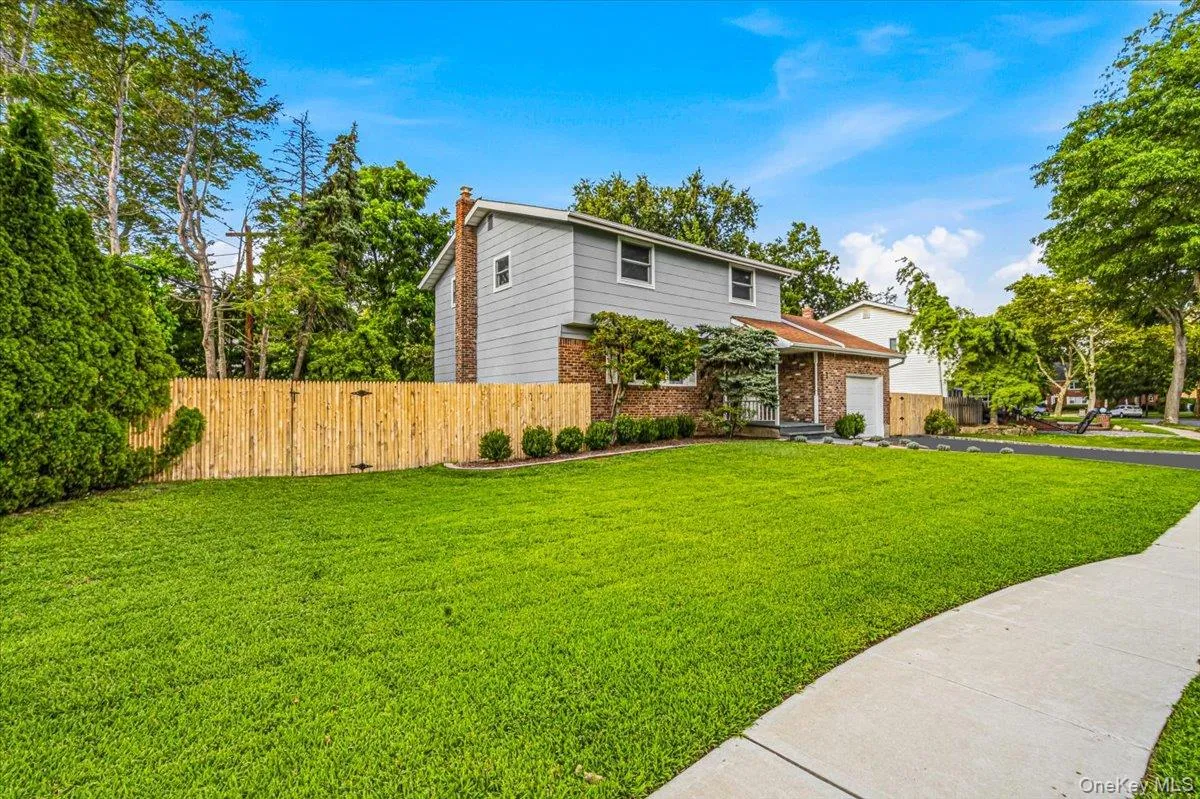 3 Fishermans Drive, North Hempstead, NY, 3 Bedrooms Bedrooms, 7 Rooms Rooms,1 BathroomBathrooms,Residential,For Rent,Fishermans,0,1037828 3 Fishermans Drive, North Hempstead, NY, 3 Bedrooms Bedrooms, 7 Rooms Rooms,1 BathroomBathrooms,Residential,For Rent,Fishermans,0,1037828