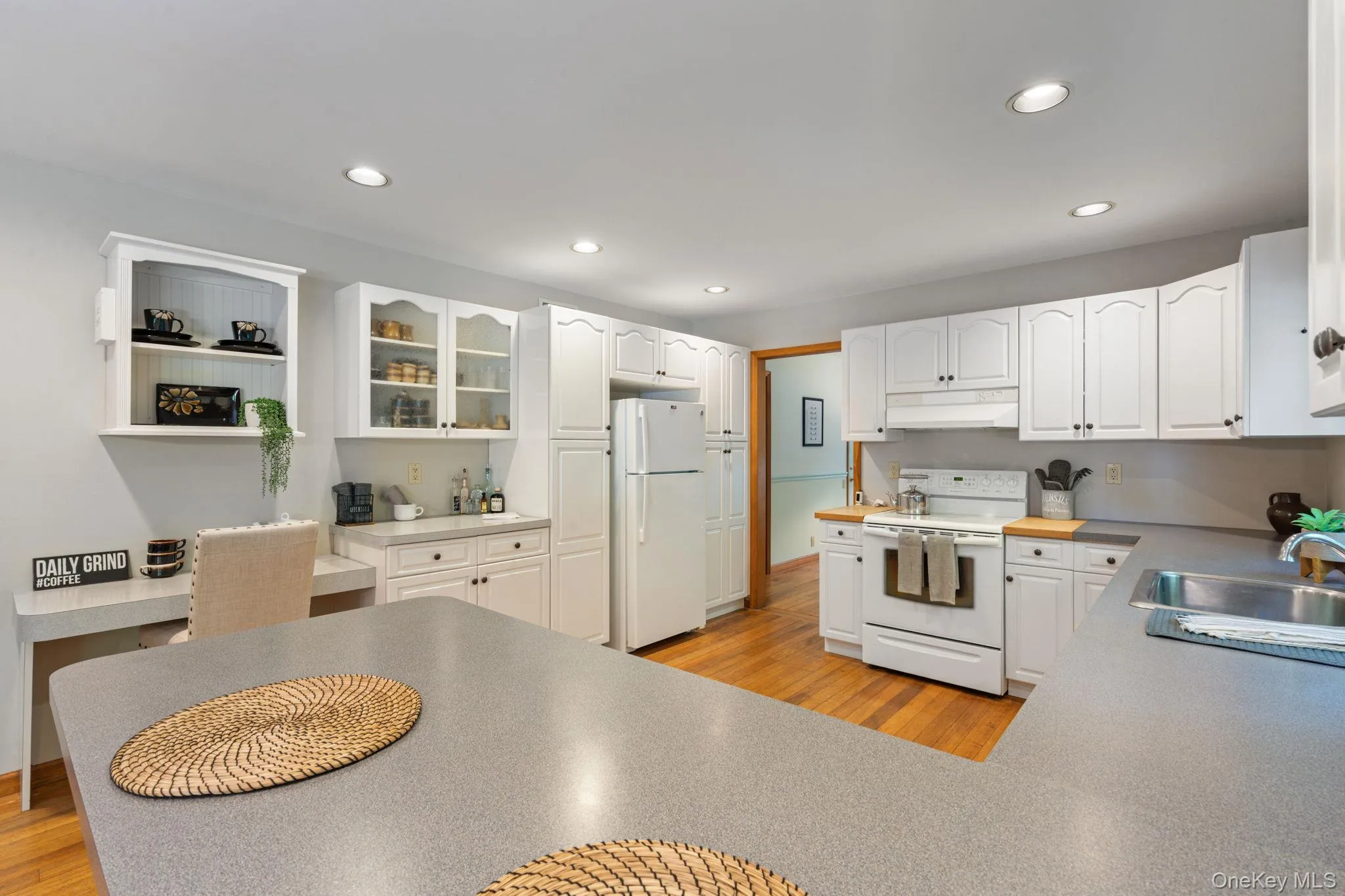 470 Pond Path, Brookhaven, NY, 4 Bedrooms Bedrooms, 8 Rooms Rooms,2 BathroomsBathrooms,Residential,For Rent,Pond,0,1037833 470 Pond Path, Brookhaven, NY, 4 Bedrooms Bedrooms, 8 Rooms Rooms,2 BathroomsBathrooms,Residential,For Rent,Pond,0,1037833