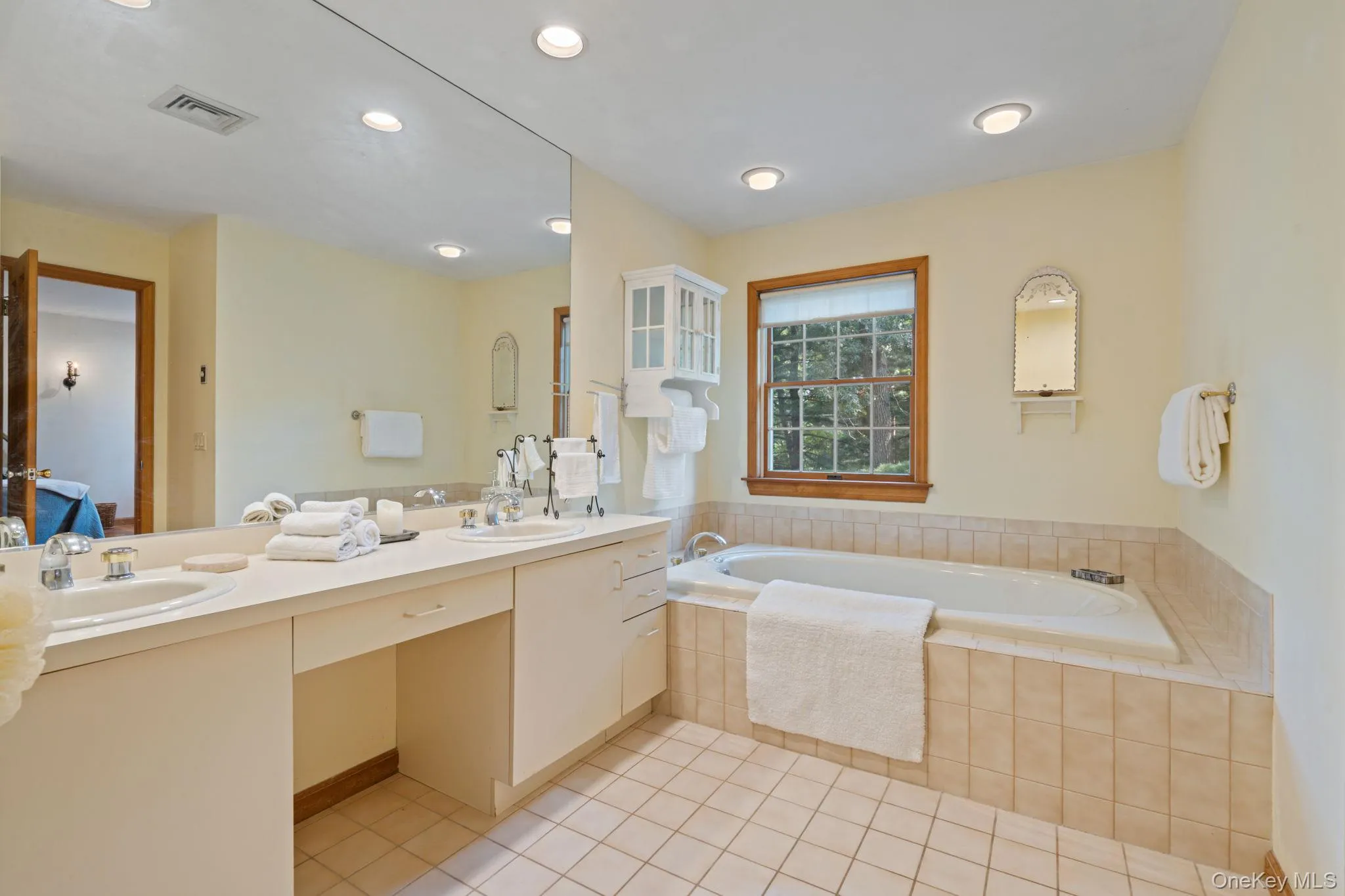 470 Pond Path, Brookhaven, NY, 4 Bedrooms Bedrooms, 8 Rooms Rooms,2 BathroomsBathrooms,Residential,For Rent,Pond,0,1037833 470 Pond Path, Brookhaven, NY, 4 Bedrooms Bedrooms, 8 Rooms Rooms,2 BathroomsBathrooms,Residential,For Rent,Pond,0,1037833