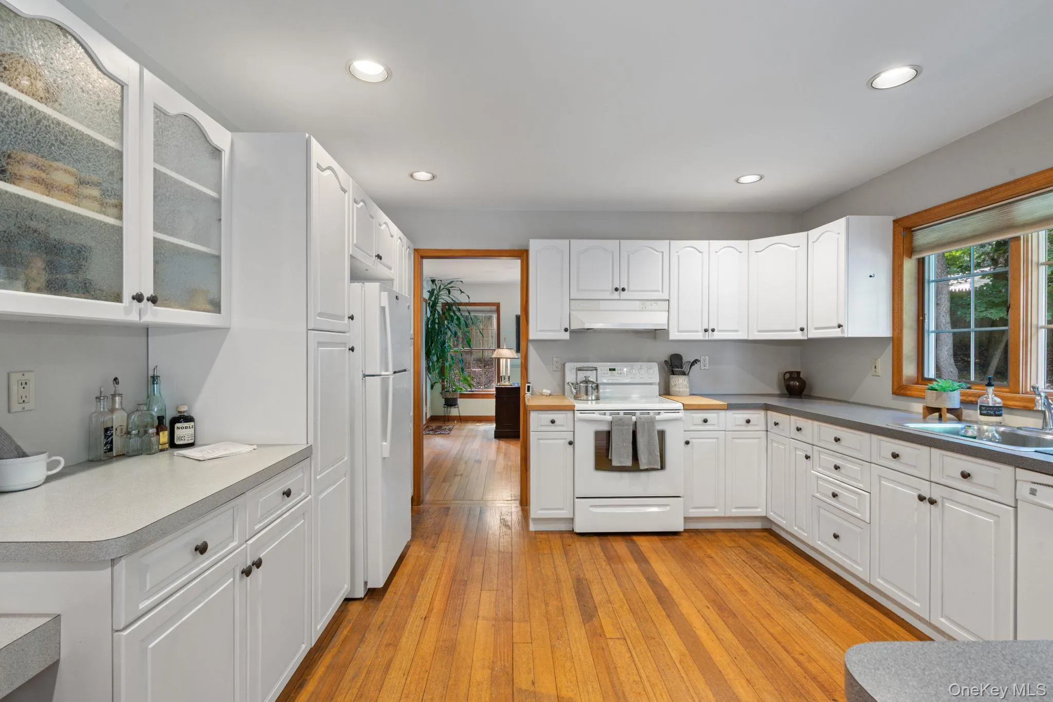 470 Pond Path, Brookhaven, NY, 4 Bedrooms Bedrooms, 8 Rooms Rooms,2 BathroomsBathrooms,Residential,For Rent,Pond,0,1037833 470 Pond Path, Brookhaven, NY, 4 Bedrooms Bedrooms, 8 Rooms Rooms,2 BathroomsBathrooms,Residential,For Rent,Pond,0,1037833