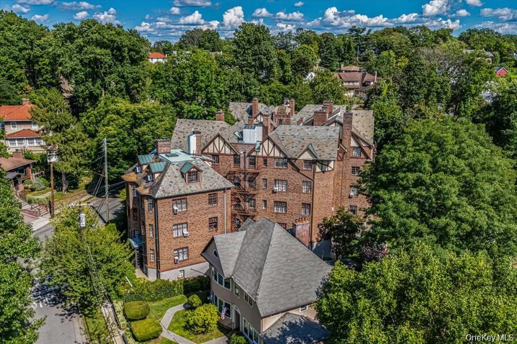 38-30 Douglaston Parkway, New York, NY, 2 Bedrooms Bedrooms, 6 Rooms Rooms,2 BathroomsBathrooms,Residential Lease,For Rent,Douglaston,0,1037834 38-30 Douglaston Parkway, New York, NY, 2 Bedrooms Bedrooms, 6 Rooms Rooms,2 BathroomsBathrooms,Residential Lease,For Rent,Douglaston,0,1037834