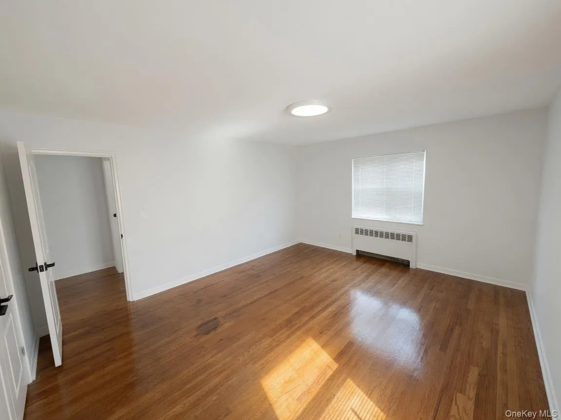 1080 Rhinelander Avenue, New York, NY, 4 Bedrooms Bedrooms, 6 Rooms Rooms,2 BathroomsBathrooms,Residential Lease,For Rent,Rhinelander,0,1037843 1080 Rhinelander Avenue, New York, NY, 4 Bedrooms Bedrooms, 6 Rooms Rooms,2 BathroomsBathrooms,Residential Lease,For Rent,Rhinelander,0,1037843