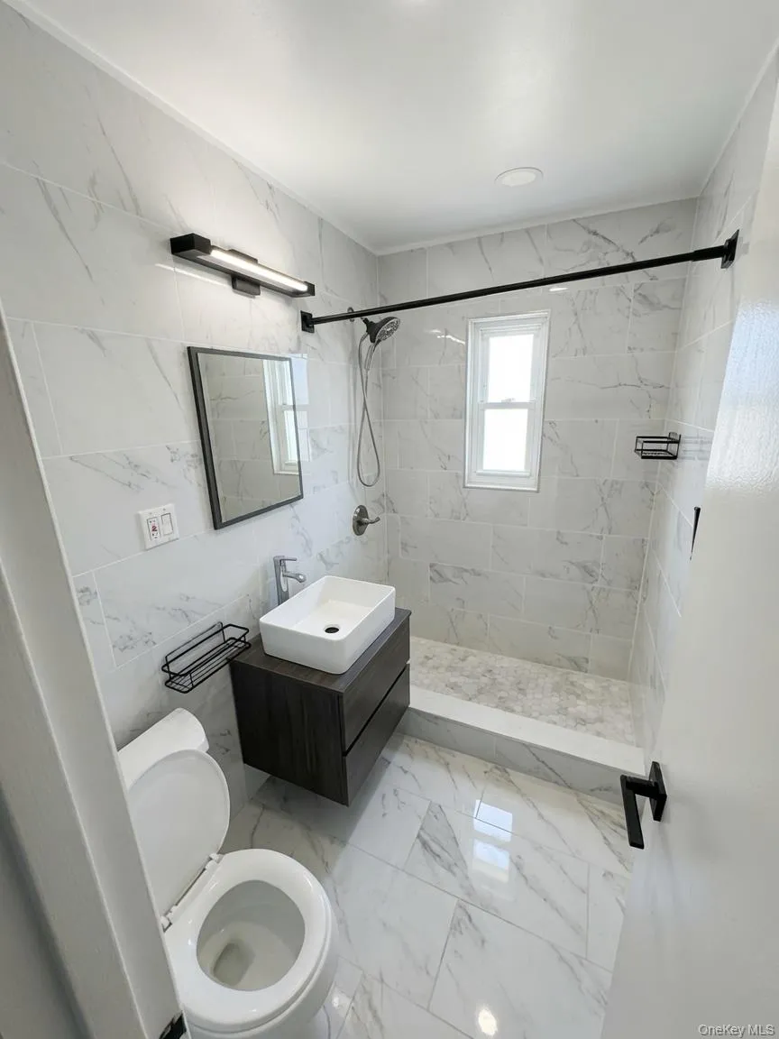 Full Bath Full Bath