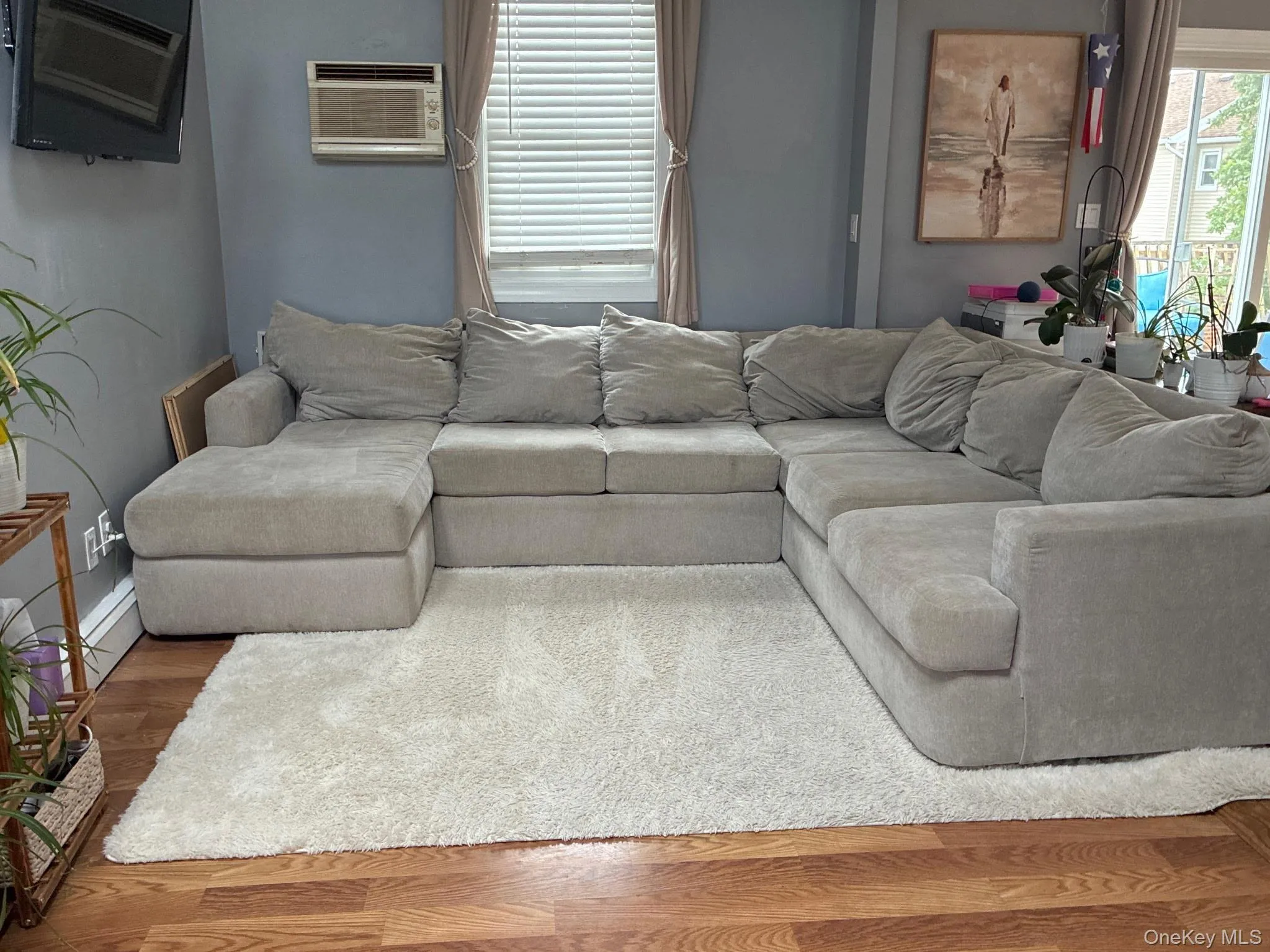 4 Parente Lane, Hempstead, NY, 3 Bedrooms Bedrooms, 5 Rooms Rooms,1 BathroomBathrooms,Residential Lease,For Rent,Parente,0,1037850 4 Parente Lane, Hempstead, NY, 3 Bedrooms Bedrooms, 5 Rooms Rooms,1 BathroomBathrooms,Residential Lease,For Rent,Parente,0,1037850