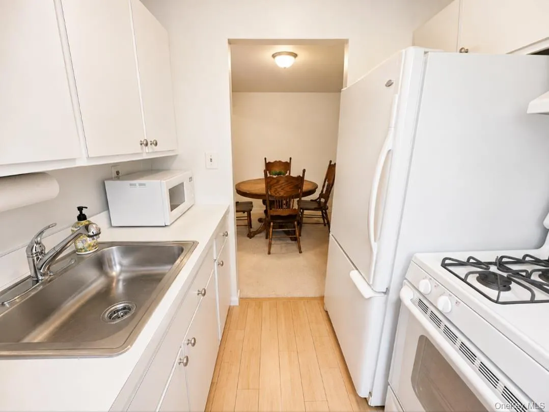 11 Laramie Court, Brookhaven, NY, 1 Bedroom Bedrooms, 4 Rooms Rooms,1 BathroomBathrooms,Residential Lease,For Rent,Laramie,0,1037851 11 Laramie Court, Brookhaven, NY, 1 Bedroom Bedrooms, 4 Rooms Rooms,1 BathroomBathrooms,Residential Lease,For Rent,Laramie,0,1037851