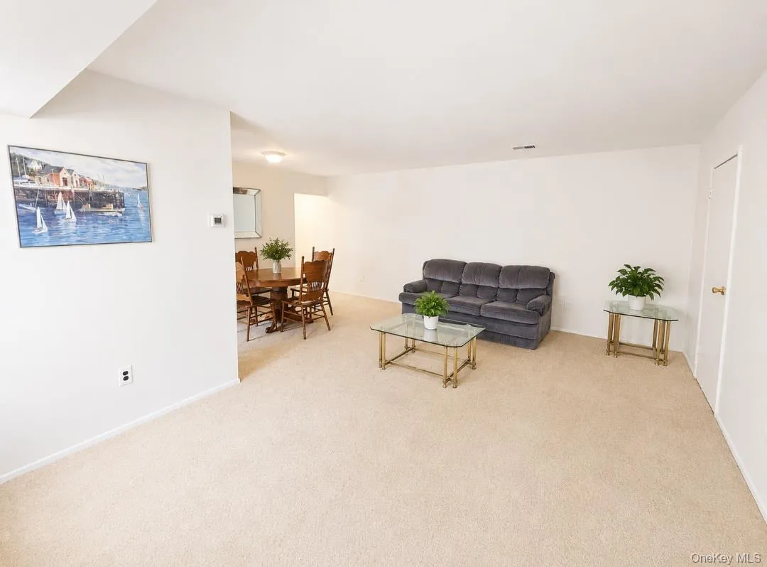 11 Laramie Court, Brookhaven, NY, 1 Bedroom Bedrooms, 4 Rooms Rooms,1 BathroomBathrooms,Residential Lease,For Rent,Laramie,0,1037851 11 Laramie Court, Brookhaven, NY, 1 Bedroom Bedrooms, 4 Rooms Rooms,1 BathroomBathrooms,Residential Lease,For Rent,Laramie,0,1037851