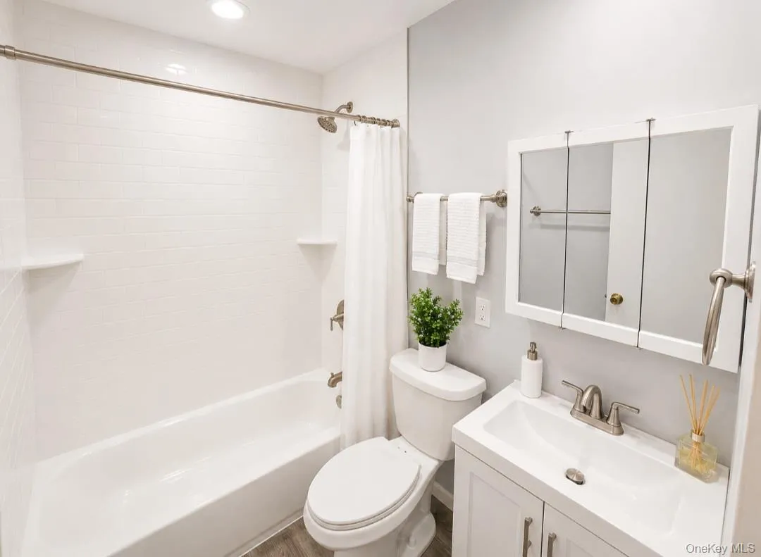 11 Laramie Court, Brookhaven, NY, 1 Bedroom Bedrooms, 4 Rooms Rooms,1 BathroomBathrooms,Residential Lease,For Rent,Laramie,0,1037851 11 Laramie Court, Brookhaven, NY, 1 Bedroom Bedrooms, 4 Rooms Rooms,1 BathroomBathrooms,Residential Lease,For Rent,Laramie,0,1037851