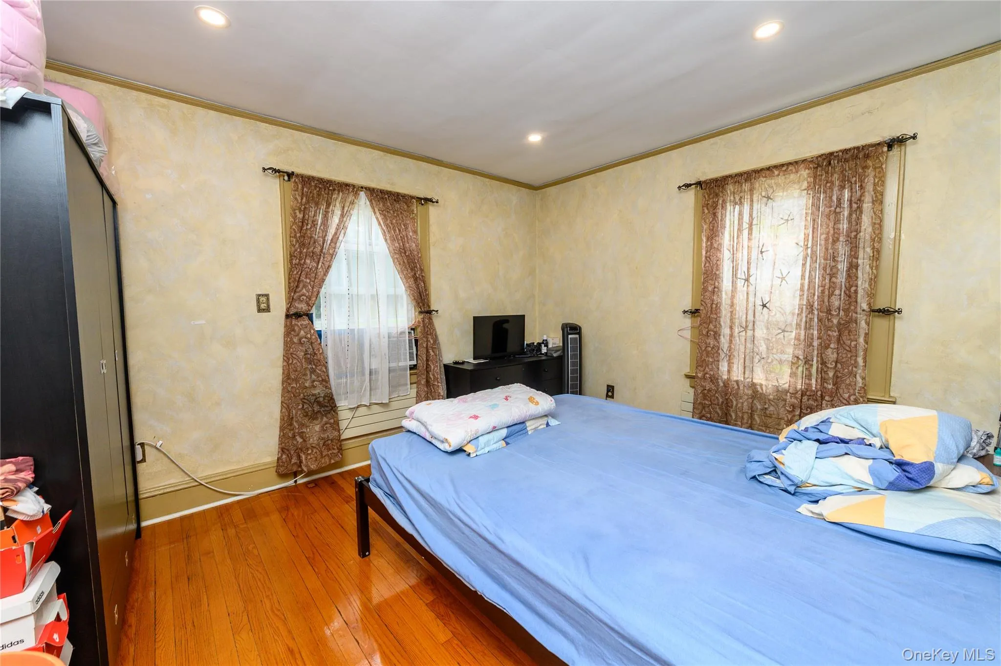 24222 54th Avenue, New York, NY, 4 Bedrooms Bedrooms, 9 Rooms Rooms,3 BathroomsBathrooms,Residential,For Rent,54th,0,1037853 24222 54th Avenue, New York, NY, 4 Bedrooms Bedrooms, 9 Rooms Rooms,3 BathroomsBathrooms,Residential,For Rent,54th,0,1037853