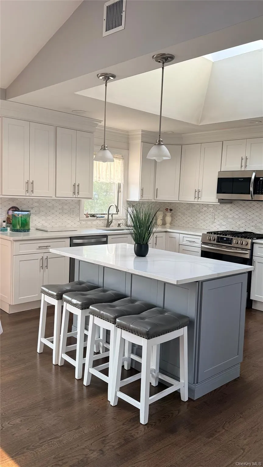 38 Second Avenue, Oyster Bay, NY, 4 Bedrooms Bedrooms, 10 Rooms Rooms,3 BathroomsBathrooms,Residential,For Rent,Second,0,1037860 38 Second Avenue, Oyster Bay, NY, 4 Bedrooms Bedrooms, 10 Rooms Rooms,3 BathroomsBathrooms,Residential,For Rent,Second,0,1037860