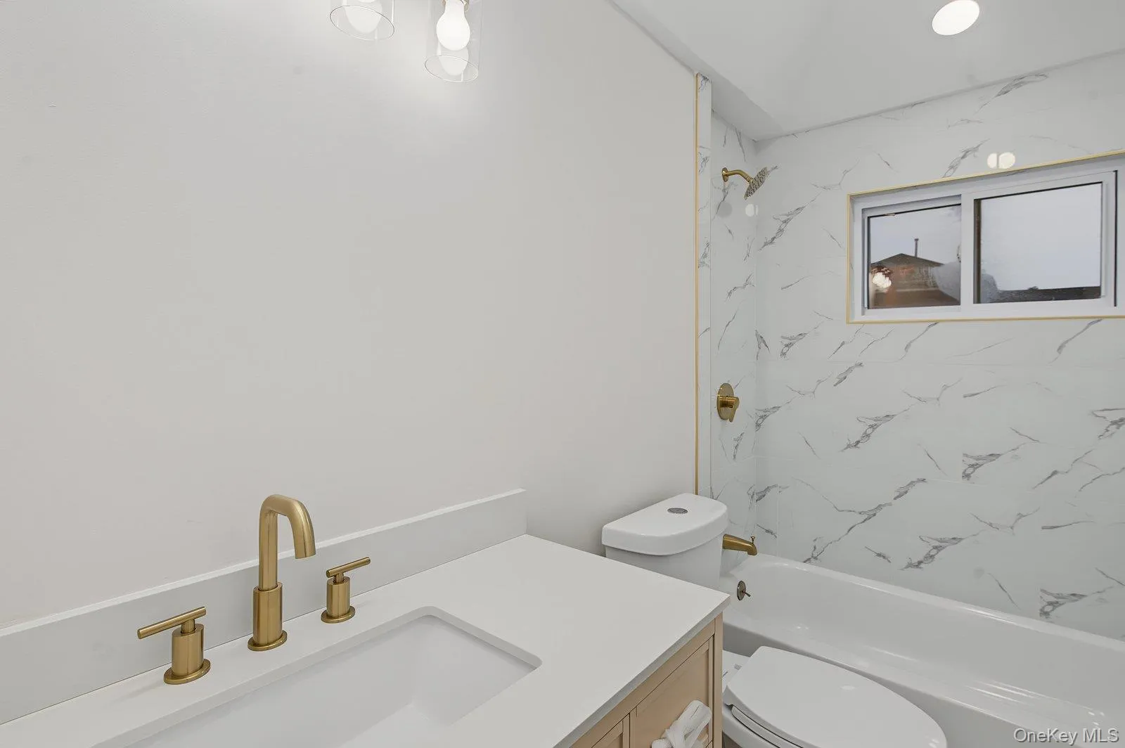 414 Westview Avenue, Babylon, NY, 5 Bedrooms Bedrooms, 10 Rooms Rooms,2 BathroomsBathrooms,Residential,For Rent,Westview,0,1037869 414 Westview Avenue, Babylon, NY, 5 Bedrooms Bedrooms, 10 Rooms Rooms,2 BathroomsBathrooms,Residential,For Rent,Westview,0,1037869