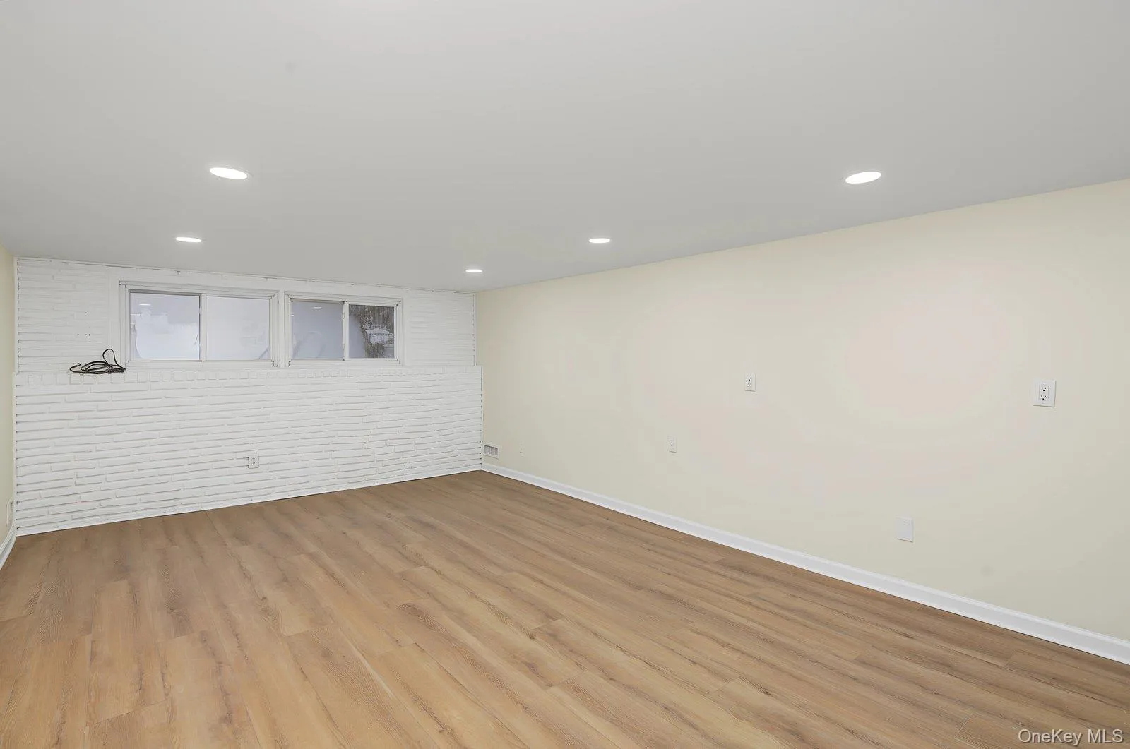 414 Westview Avenue, Babylon, NY, 5 Bedrooms Bedrooms, 10 Rooms Rooms,2 BathroomsBathrooms,Residential,For Rent,Westview,0,1037869 414 Westview Avenue, Babylon, NY, 5 Bedrooms Bedrooms, 10 Rooms Rooms,2 BathroomsBathrooms,Residential,For Rent,Westview,0,1037869