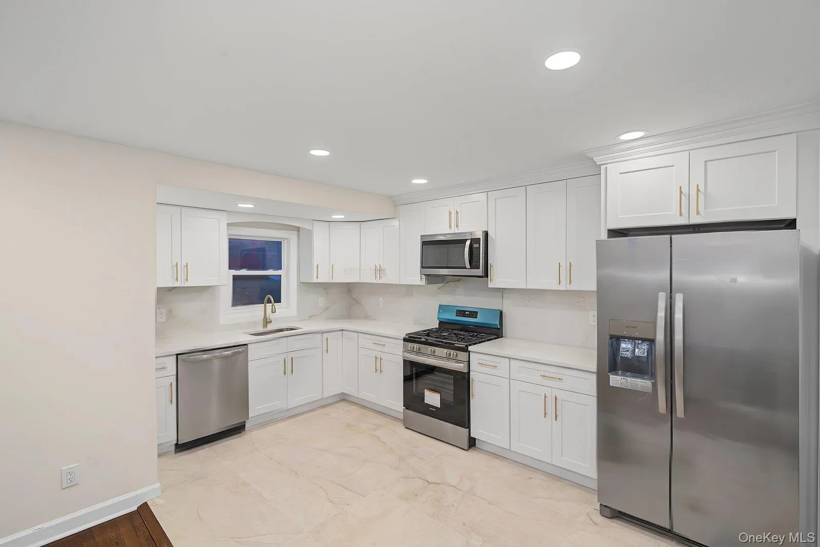 414 Westview Avenue, Babylon, NY, 5 Bedrooms Bedrooms, 10 Rooms Rooms,2 BathroomsBathrooms,Residential,For Rent,Westview,0,1037869 414 Westview Avenue, Babylon, NY, 5 Bedrooms Bedrooms, 10 Rooms Rooms,2 BathroomsBathrooms,Residential,For Rent,Westview,0,1037869