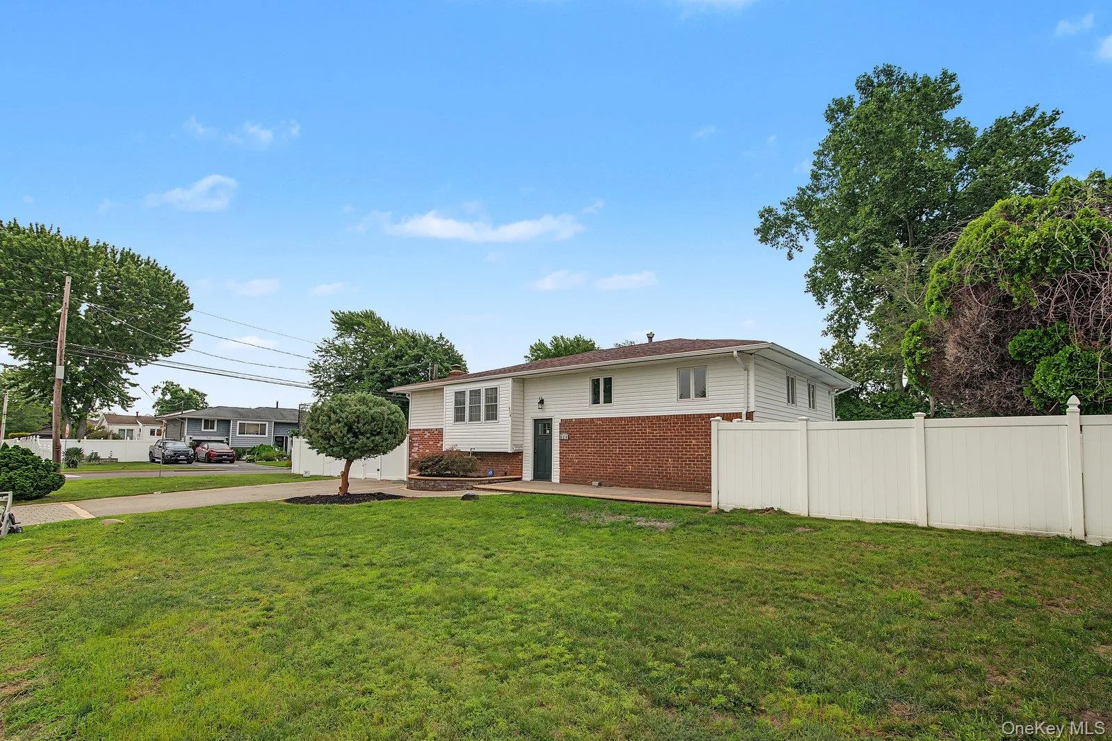 414 Westview Avenue, Babylon, NY, 5 Bedrooms Bedrooms, 10 Rooms Rooms,2 BathroomsBathrooms,Residential,For Rent,Westview,0,1037869 414 Westview Avenue, Babylon, NY, 5 Bedrooms Bedrooms, 10 Rooms Rooms,2 BathroomsBathrooms,Residential,For Rent,Westview,0,1037869