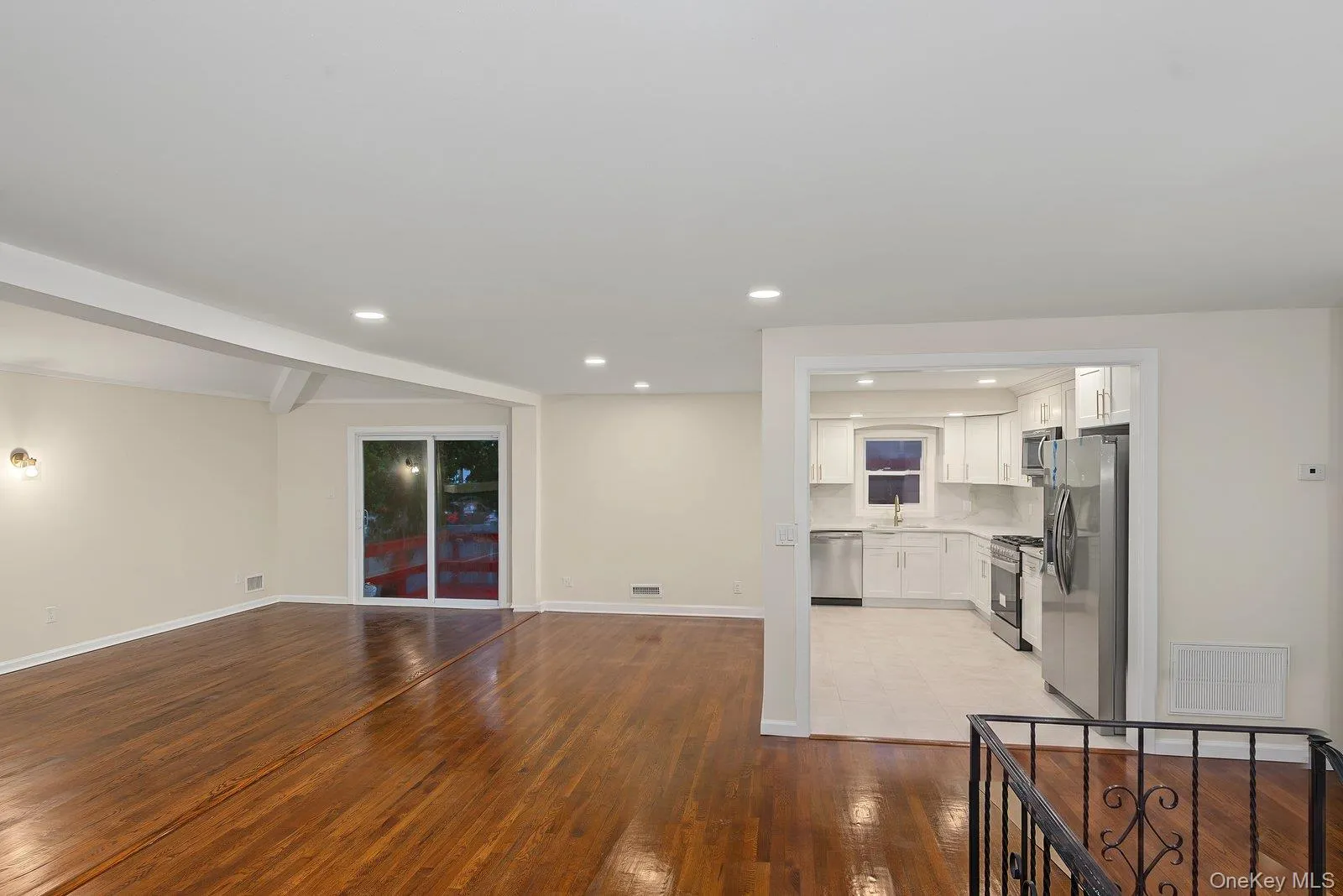 414 Westview Avenue, Babylon, NY, 5 Bedrooms Bedrooms, 10 Rooms Rooms,2 BathroomsBathrooms,Residential,For Rent,Westview,0,1037869 414 Westview Avenue, Babylon, NY, 5 Bedrooms Bedrooms, 10 Rooms Rooms,2 BathroomsBathrooms,Residential,For Rent,Westview,0,1037869