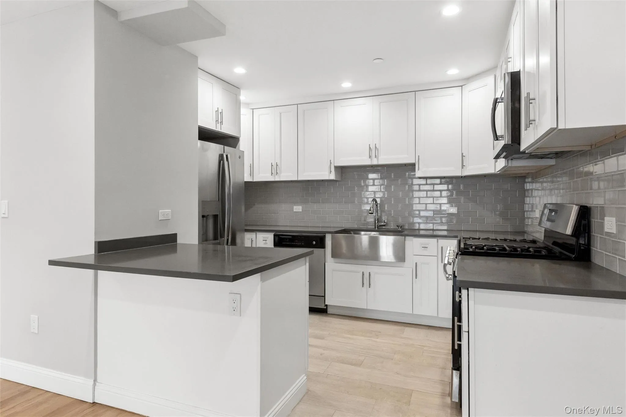 661 Broadway, Long Beach, NY, 3 Bedrooms Bedrooms, 5 Rooms Rooms,2 BathroomsBathrooms,Residential,For Rent,Broadway,0,1037870 661 Broadway, Long Beach, NY, 3 Bedrooms Bedrooms, 5 Rooms Rooms,2 BathroomsBathrooms,Residential,For Rent,Broadway,0,1037870