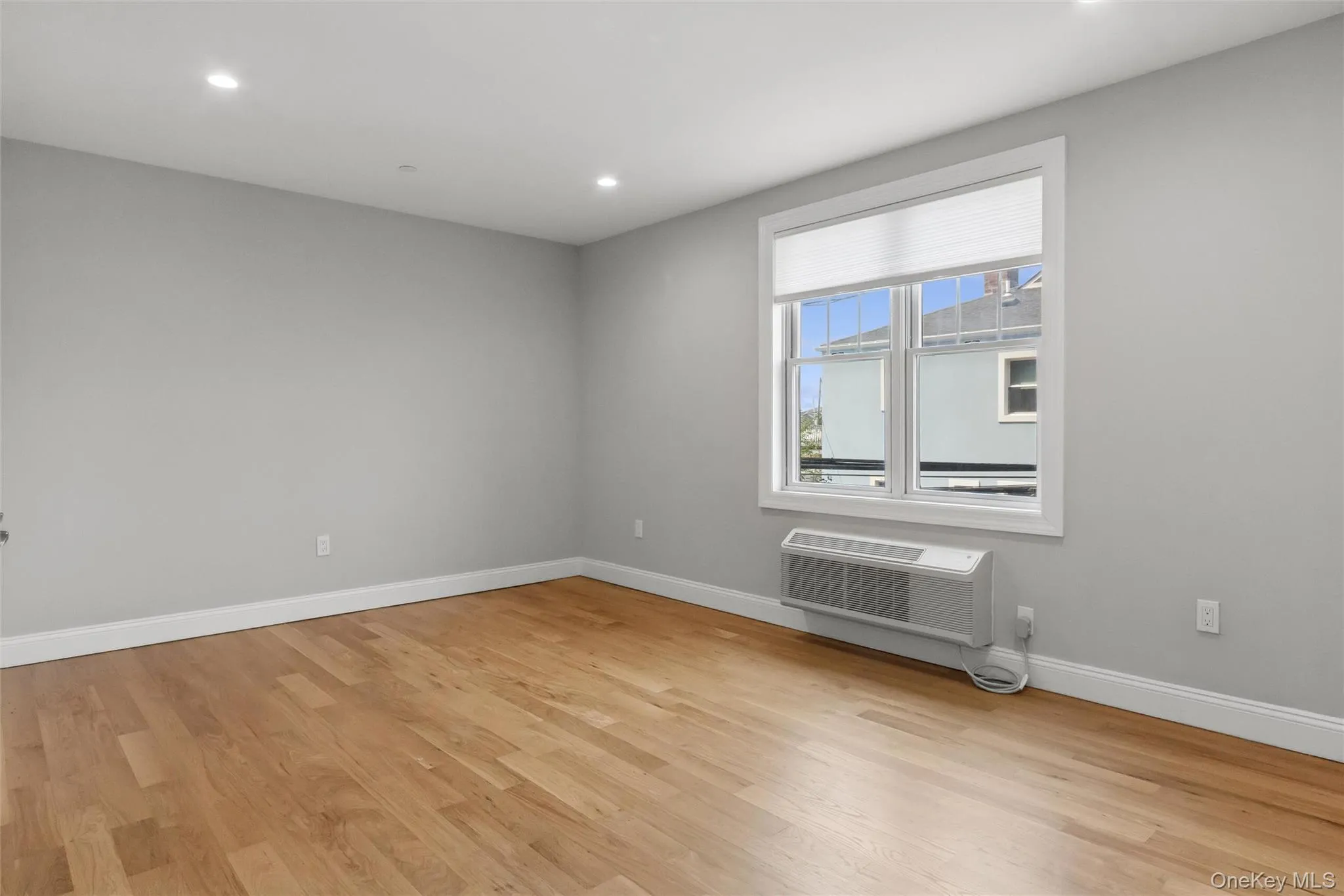 661 Broadway, Long Beach, NY, 3 Bedrooms Bedrooms, 5 Rooms Rooms,2 BathroomsBathrooms,Residential,For Rent,Broadway,0,1037870 661 Broadway, Long Beach, NY, 3 Bedrooms Bedrooms, 5 Rooms Rooms,2 BathroomsBathrooms,Residential,For Rent,Broadway,0,1037870