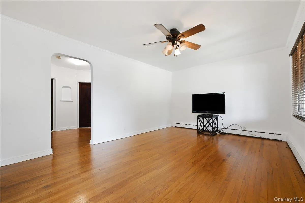 191 Nassau Boulevard, North Hempstead, NY, 3 Bedrooms Bedrooms, 7 Rooms Rooms,2 BathroomsBathrooms,Residential,For Rent,Nassau,0,1037871 191 Nassau Boulevard, North Hempstead, NY, 3 Bedrooms Bedrooms, 7 Rooms Rooms,2 BathroomsBathrooms,Residential,For Rent,Nassau,0,1037871
