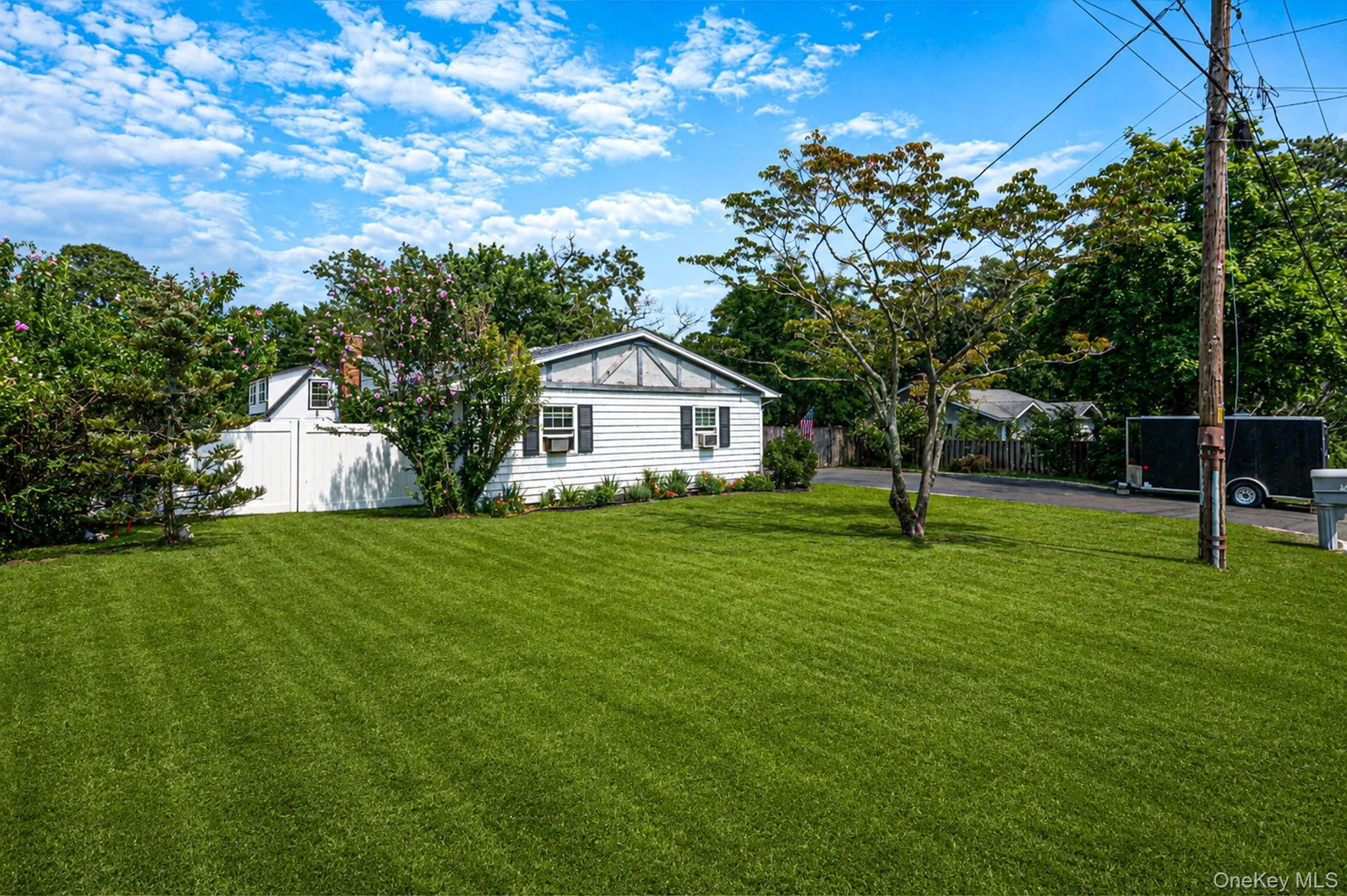40 Elm Avenue, Southampton, NY, 4 Bedrooms Bedrooms, 8 Rooms Rooms,2 BathroomsBathrooms,Residential,For Rent,Elm,0,1037873 40 Elm Avenue, Southampton, NY, 4 Bedrooms Bedrooms, 8 Rooms Rooms,2 BathroomsBathrooms,Residential,For Rent,Elm,0,1037873