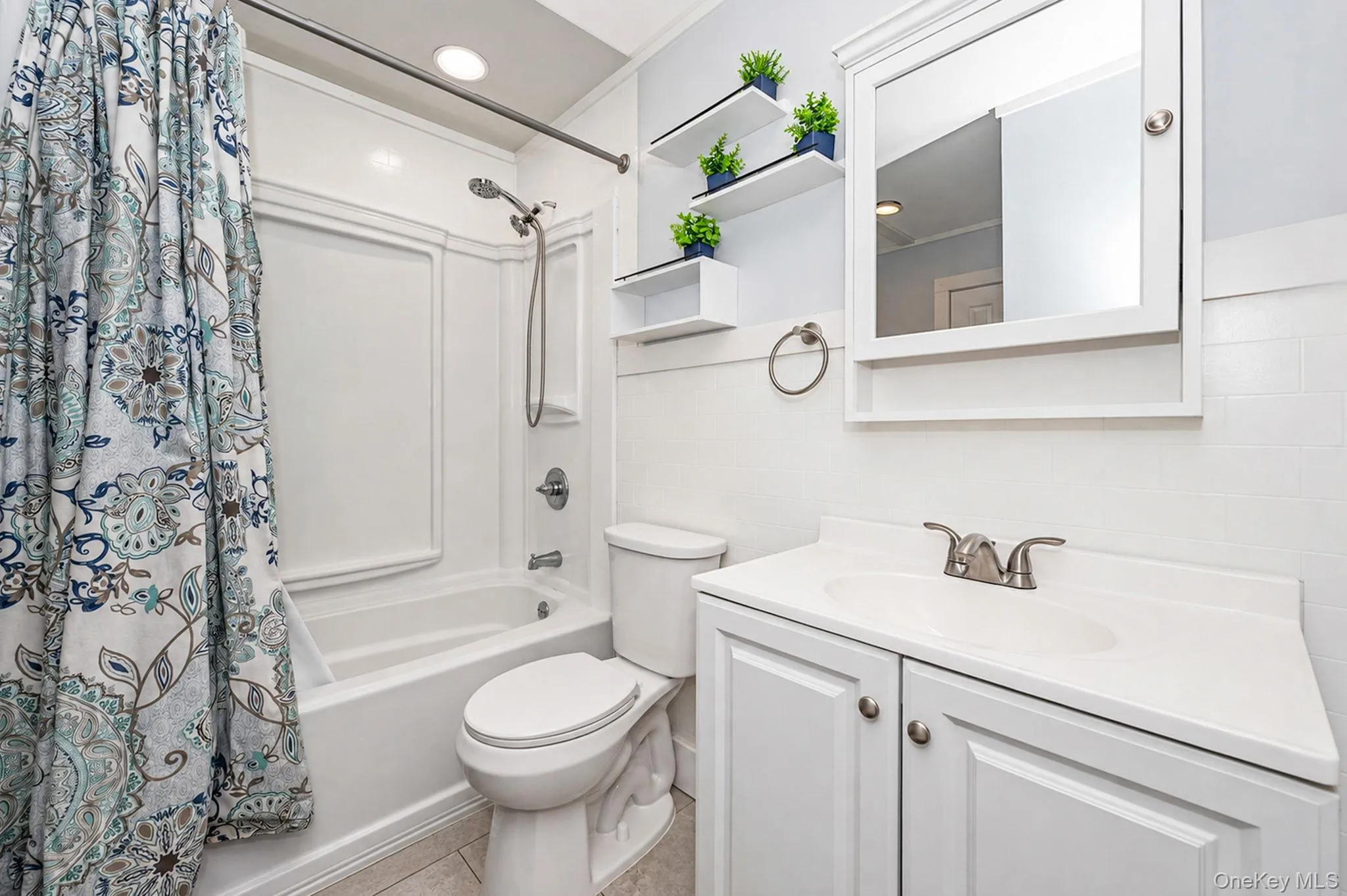 40 Elm Avenue, Southampton, NY, 4 Bedrooms Bedrooms, 8 Rooms Rooms,2 BathroomsBathrooms,Residential,For Rent,Elm,0,1037873 40 Elm Avenue, Southampton, NY, 4 Bedrooms Bedrooms, 8 Rooms Rooms,2 BathroomsBathrooms,Residential,For Rent,Elm,0,1037873