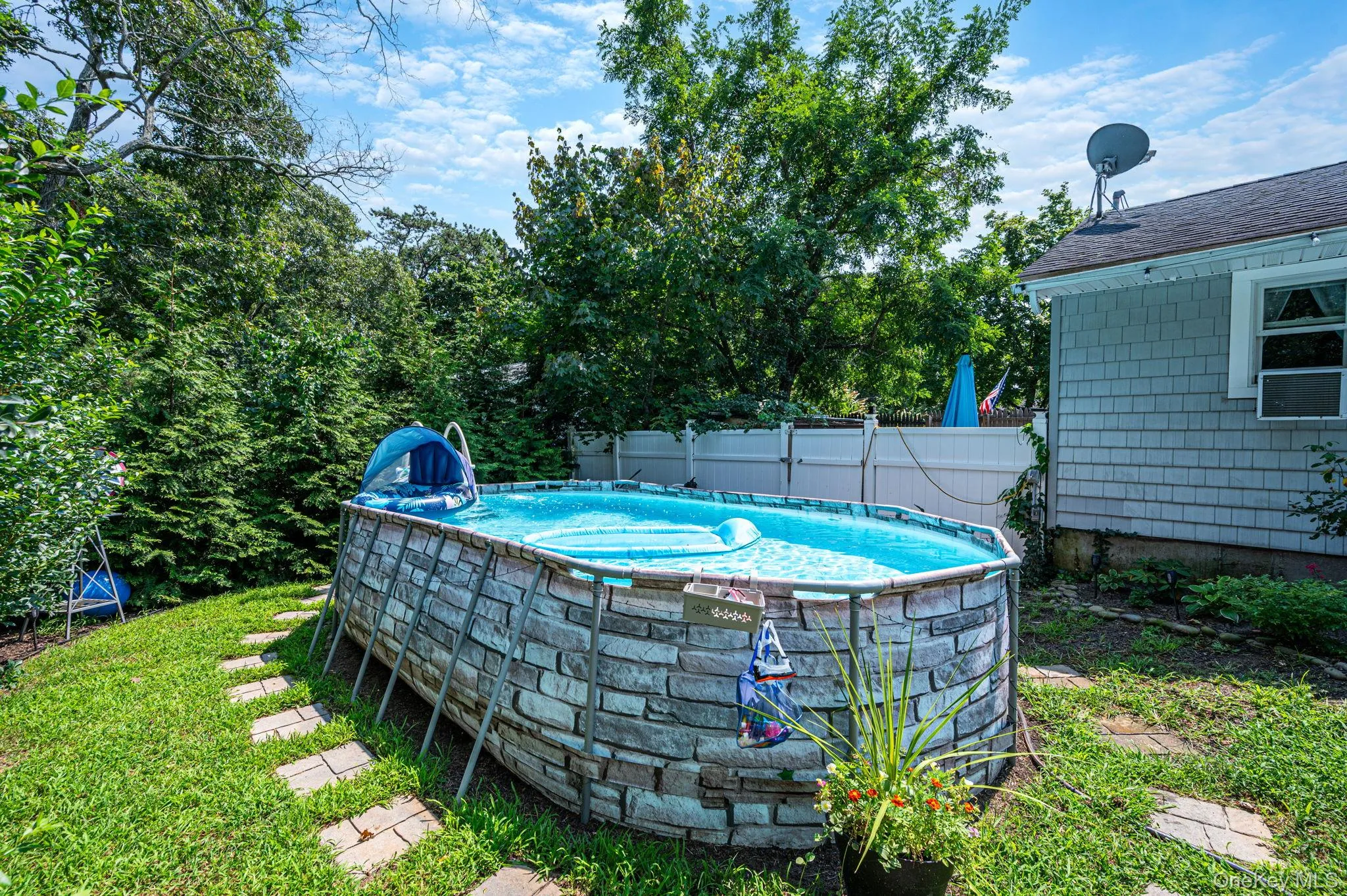 40 Elm Avenue, Southampton, NY, 4 Bedrooms Bedrooms, 8 Rooms Rooms,2 BathroomsBathrooms,Residential,For Rent,Elm,0,1037873 40 Elm Avenue, Southampton, NY, 4 Bedrooms Bedrooms, 8 Rooms Rooms,2 BathroomsBathrooms,Residential,For Rent,Elm,0,1037873