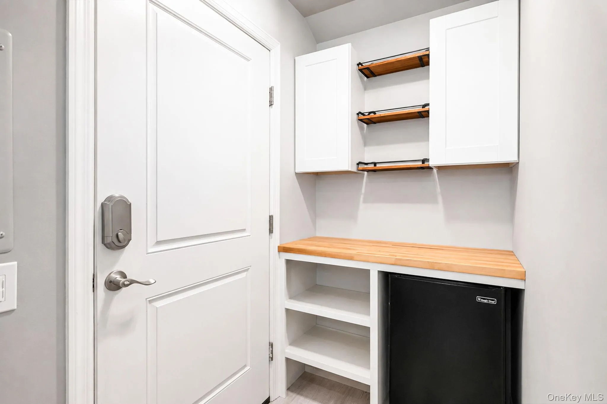 40 Elm Avenue, Southampton, NY, 4 Bedrooms Bedrooms, 8 Rooms Rooms,2 BathroomsBathrooms,Residential,For Rent,Elm,0,1037873 40 Elm Avenue, Southampton, NY, 4 Bedrooms Bedrooms, 8 Rooms Rooms,2 BathroomsBathrooms,Residential,For Rent,Elm,0,1037873