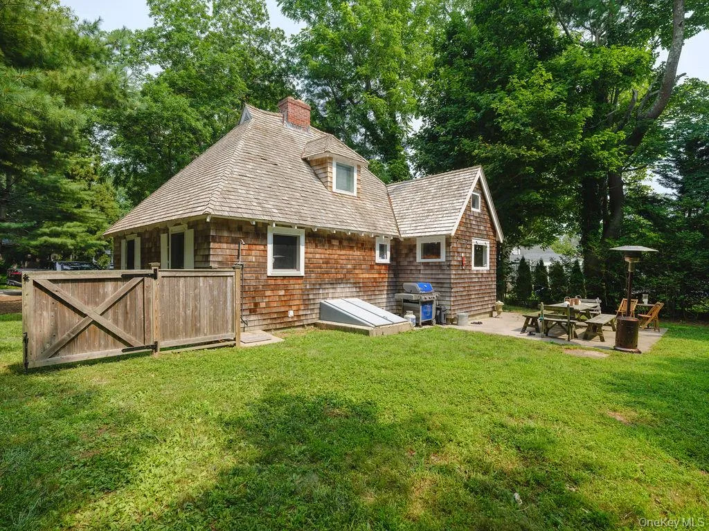 1320 Arshamomaque Avenue, Southold, NY, 2 Bedrooms Bedrooms, 6 Rooms Rooms,1 BathroomBathrooms,Residential,For Rent,Arshamomaque,0,1037884 1320 Arshamomaque Avenue, Southold, NY, 2 Bedrooms Bedrooms, 6 Rooms Rooms,1 BathroomBathrooms,Residential,For Rent,Arshamomaque,0,1037884