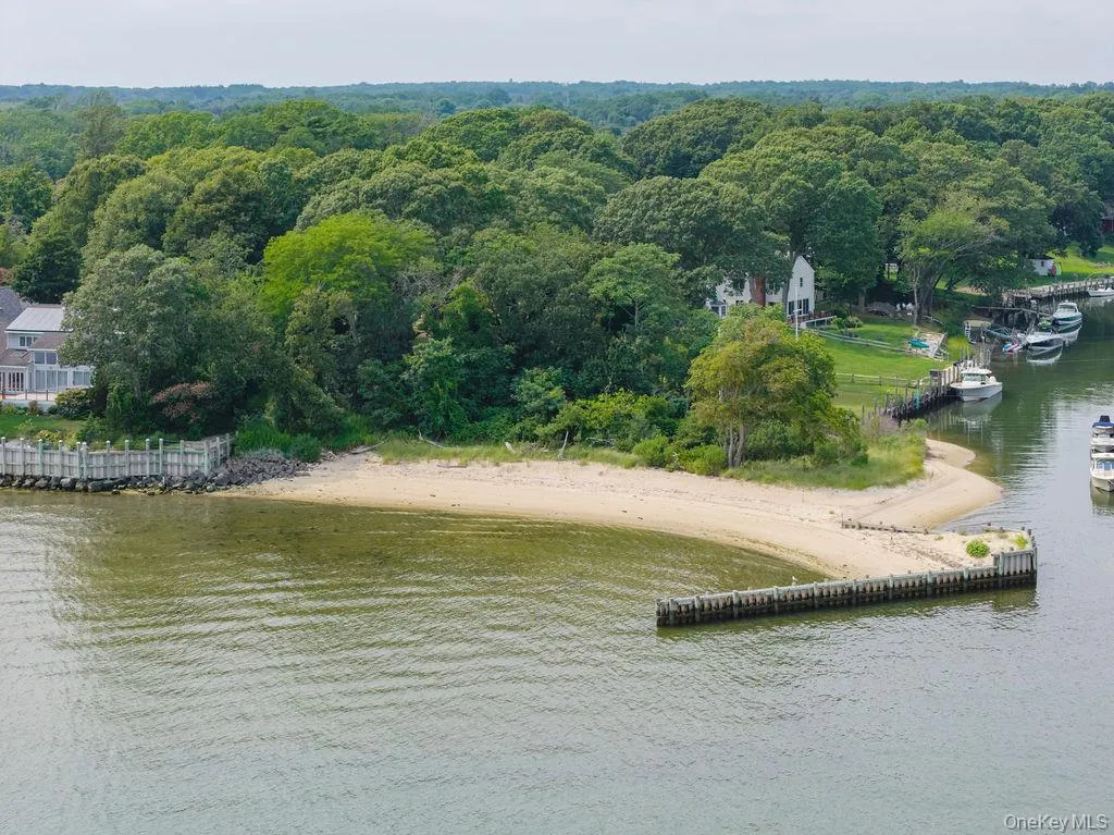 1320 Arshamomaque Avenue, Southold, NY, 2 Bedrooms Bedrooms, 6 Rooms Rooms,1 BathroomBathrooms,Residential,For Rent,Arshamomaque,0,1037884 1320 Arshamomaque Avenue, Southold, NY, 2 Bedrooms Bedrooms, 6 Rooms Rooms,1 BathroomBathrooms,Residential,For Rent,Arshamomaque,0,1037884