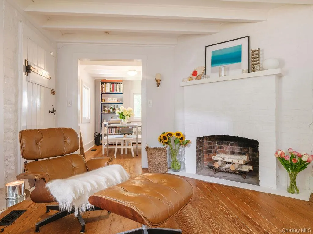1320 Arshamomaque Avenue, Southold, NY, 2 Bedrooms Bedrooms, 6 Rooms Rooms,1 BathroomBathrooms,Residential,For Rent,Arshamomaque,0,1037884 1320 Arshamomaque Avenue, Southold, NY, 2 Bedrooms Bedrooms, 6 Rooms Rooms,1 BathroomBathrooms,Residential,For Rent,Arshamomaque,0,1037884
