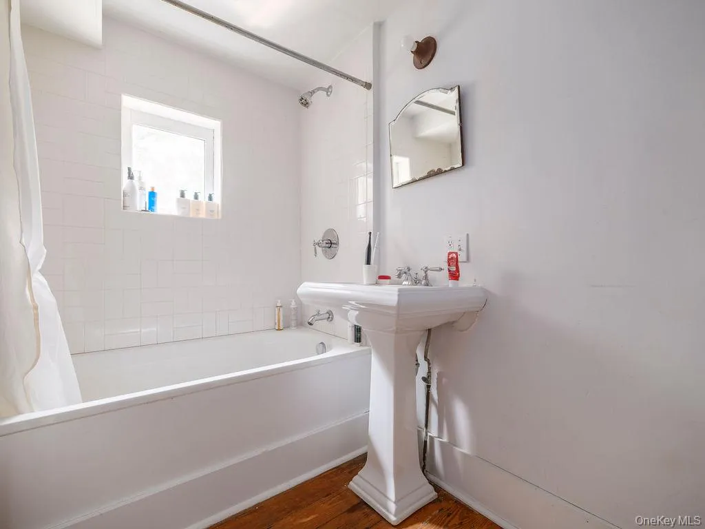 1320 Arshamomaque Avenue, Southold, NY, 2 Bedrooms Bedrooms, 6 Rooms Rooms,1 BathroomBathrooms,Residential,For Rent,Arshamomaque,0,1037884 1320 Arshamomaque Avenue, Southold, NY, 2 Bedrooms Bedrooms, 6 Rooms Rooms,1 BathroomBathrooms,Residential,For Rent,Arshamomaque,0,1037884