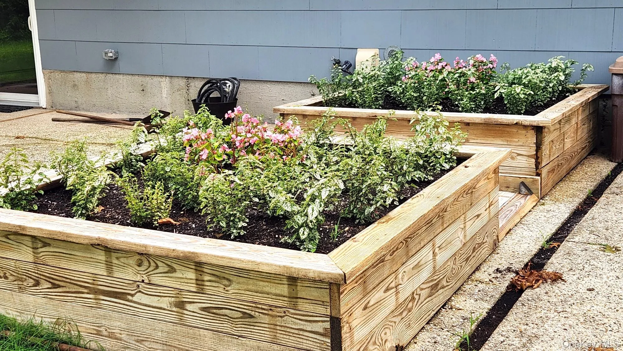 Pretty Flower or Garden Boxes Pretty Flower or Garden Boxes