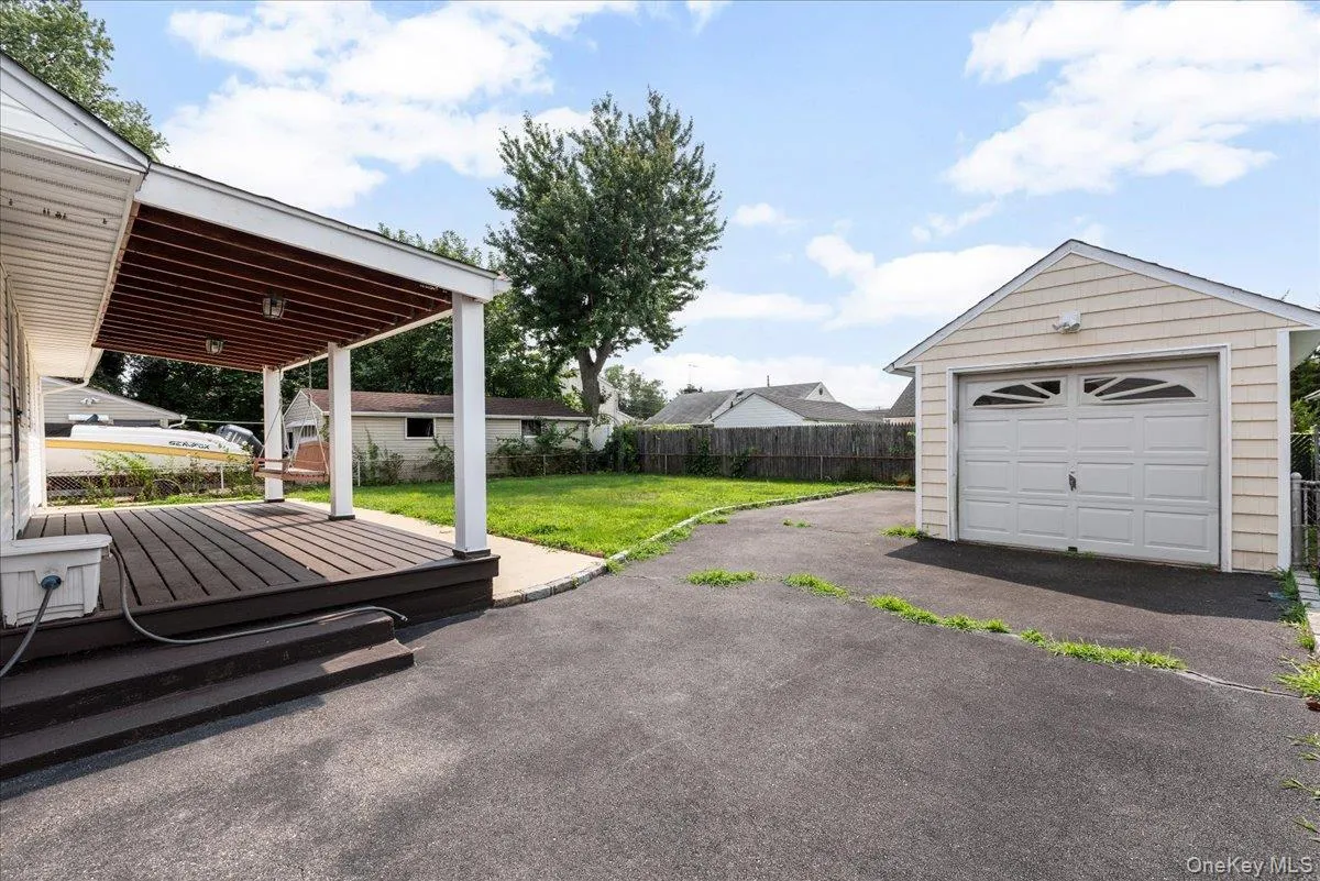 4 Cecil Place, Oyster Bay, NY, 4 Bedrooms Bedrooms, 6 Rooms Rooms,2 BathroomsBathrooms,Residential Lease,For Rent,Cecil,0,1037887 4 Cecil Place, Oyster Bay, NY, 4 Bedrooms Bedrooms, 6 Rooms Rooms,2 BathroomsBathrooms,Residential Lease,For Rent,Cecil,0,1037887