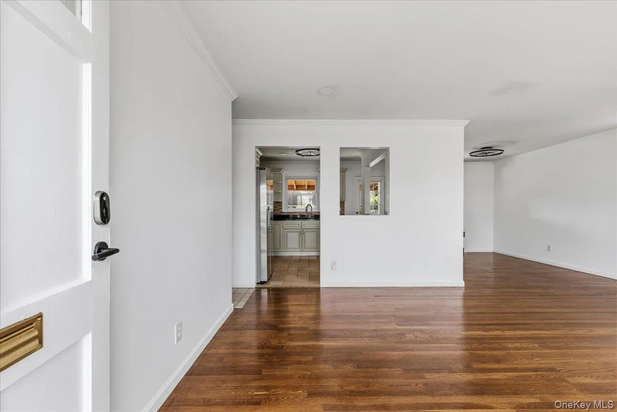 4 Cecil Place, Oyster Bay, NY, 4 Bedrooms Bedrooms, 6 Rooms Rooms,2 BathroomsBathrooms,Residential Lease,For Rent,Cecil,0,1037887 4 Cecil Place, Oyster Bay, NY, 4 Bedrooms Bedrooms, 6 Rooms Rooms,2 BathroomsBathrooms,Residential Lease,For Rent,Cecil,0,1037887